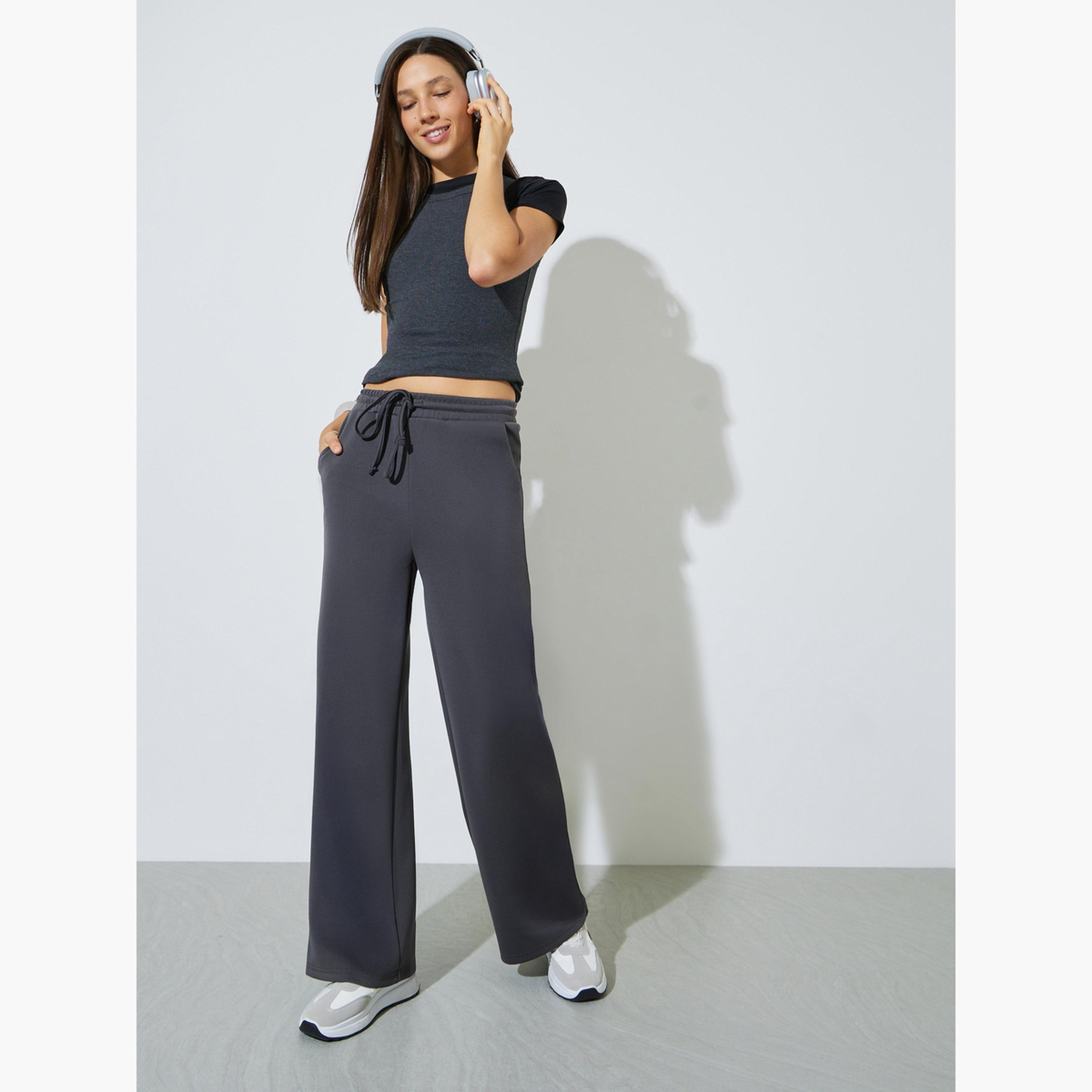 ستايلي - بنطال رياضي رمادي واسع الساقين برباط-women-clothing-bottoms-joggers-image-2