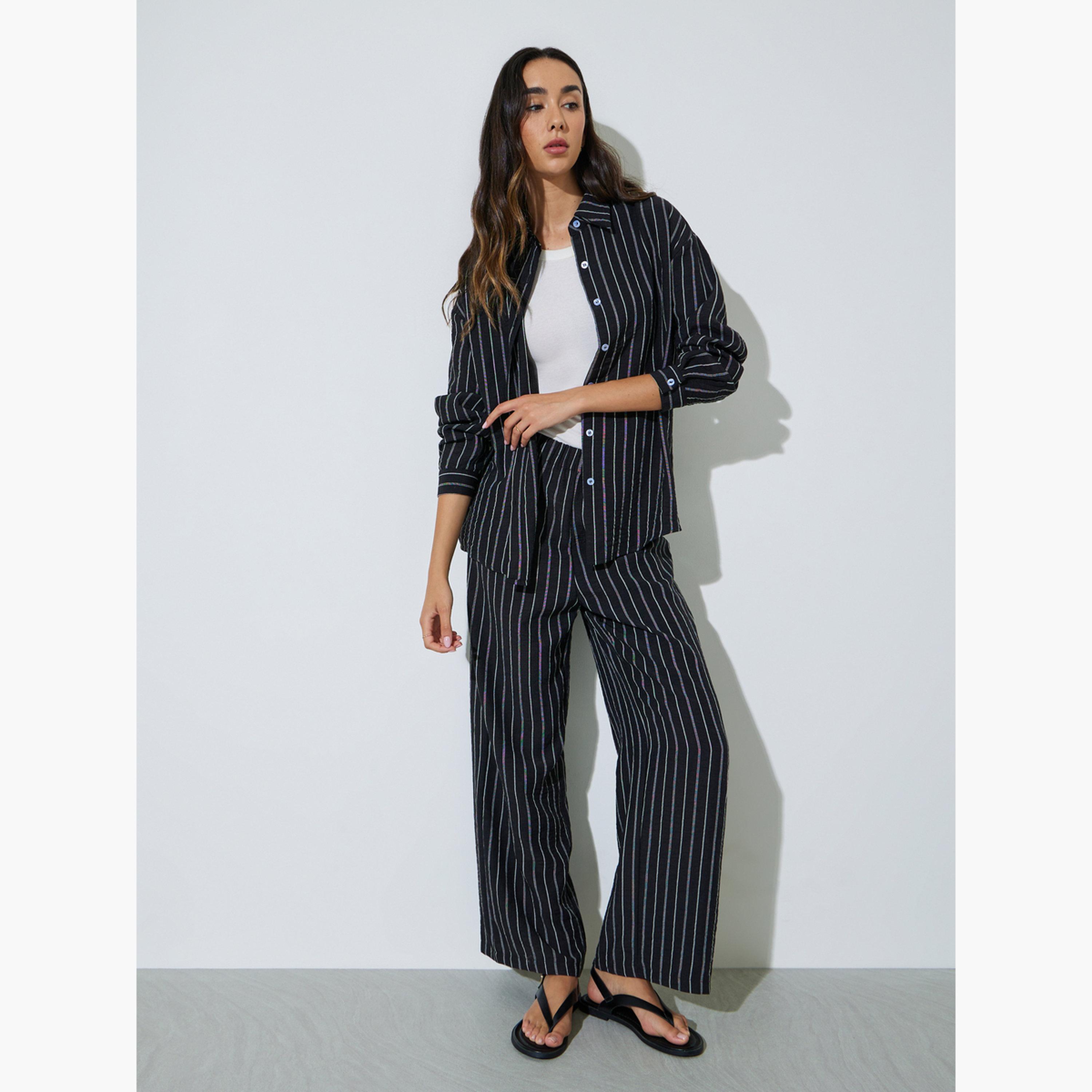 طقم منسق من بنطال وقميص بنقشة خطوط-women-clothing-coordsets-image-1