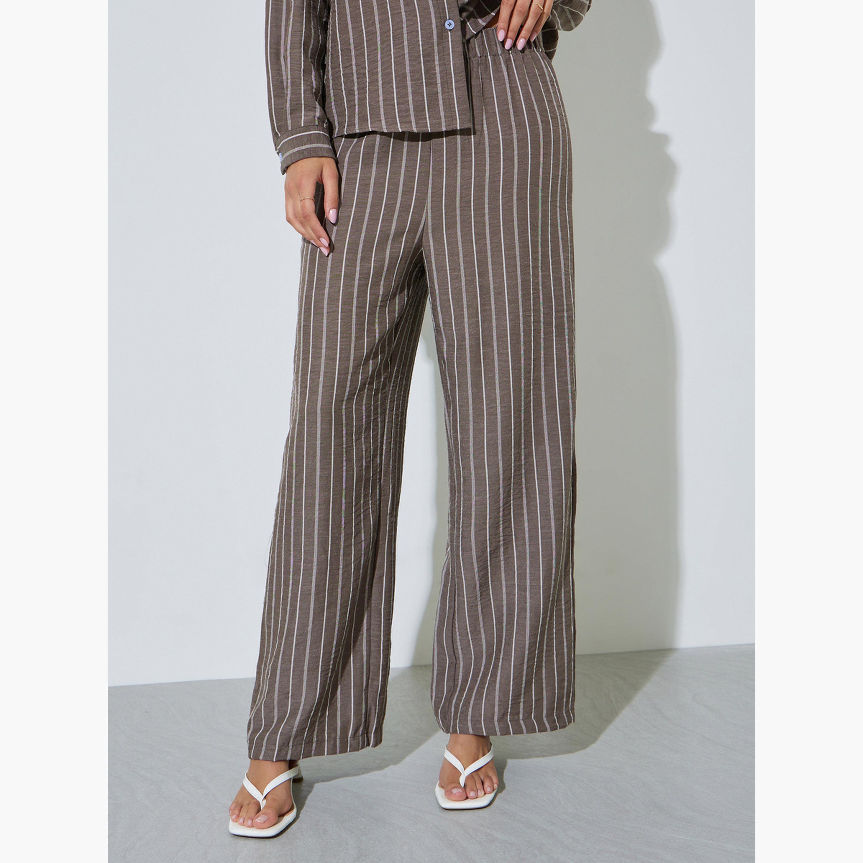 طقم منسق من بنطال وقميص بنقشة خطوط-women-clothing-coordsets-image-4