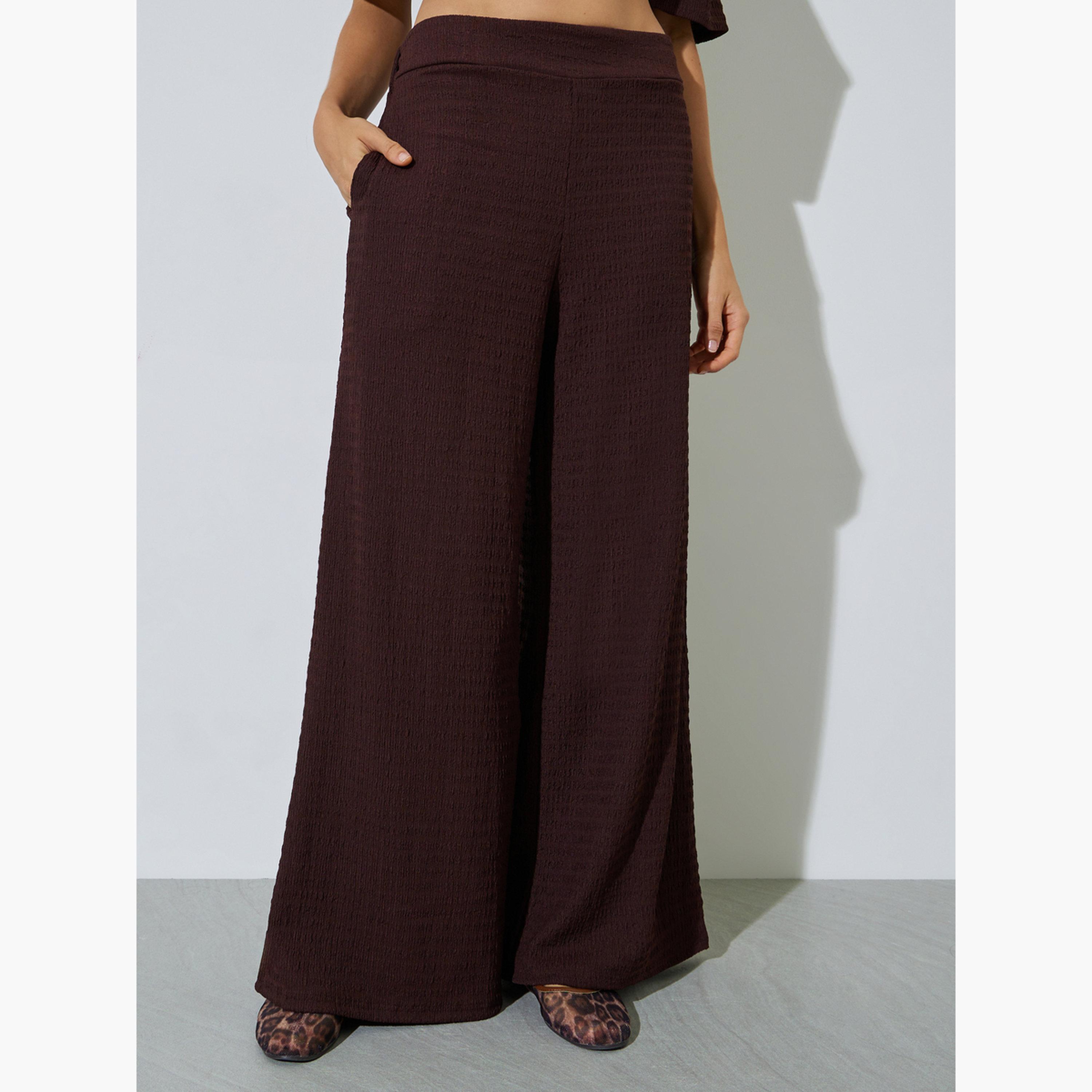 طقم منسق من بنطال بأرجل واسعة وبلوزة بتفاصيل بارزة الملمس-women-clothing-coordsets-image-5
