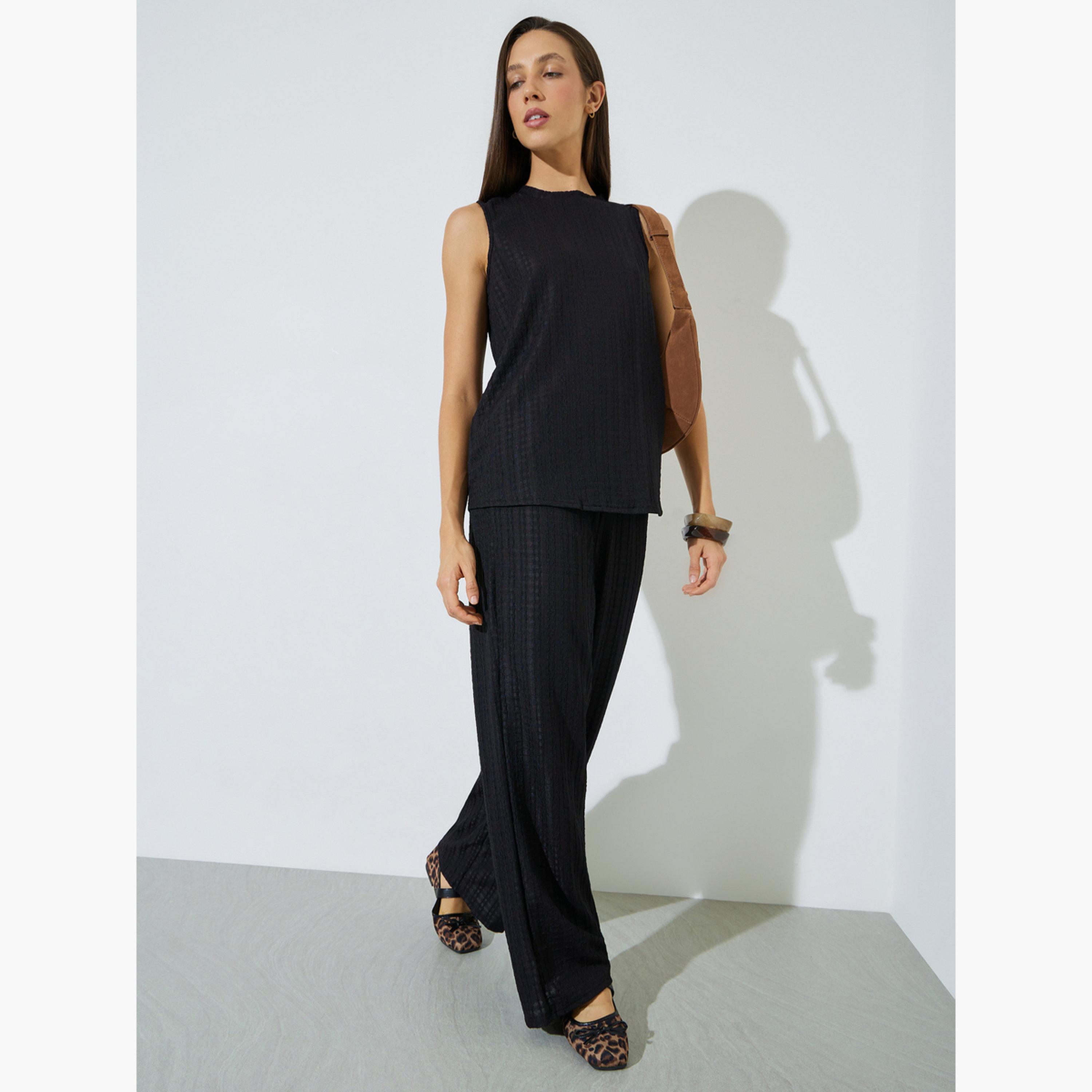 طقم منسق من بلوزة بتفاصيل بارزة الملمس بلا أكمام وبنطال-women-clothing-coordsets-image-3