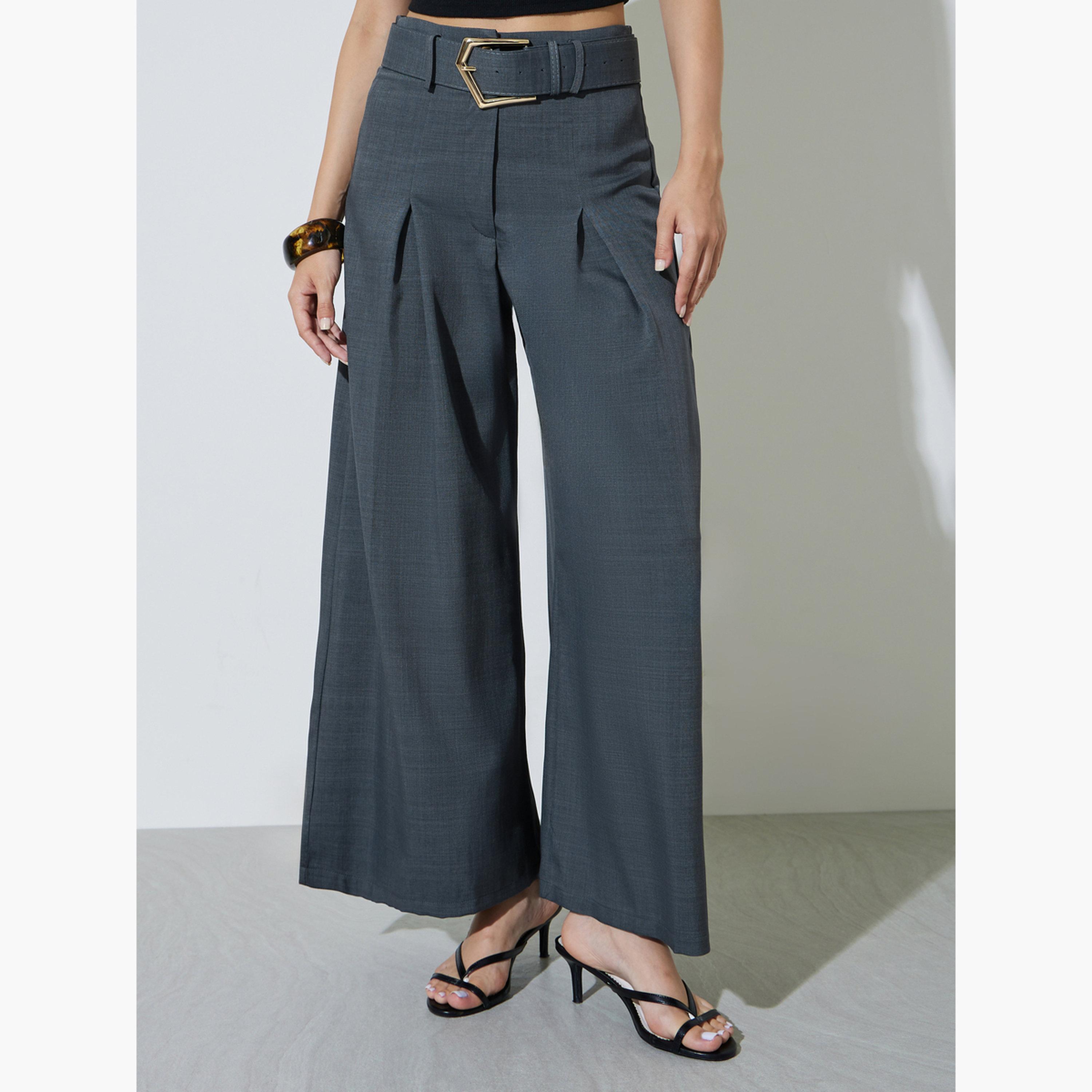 بنطال بأرجل واسعة رمادي بتفاصيل كسرات مطوية مع حزام-women-clothing-trousers-image-1