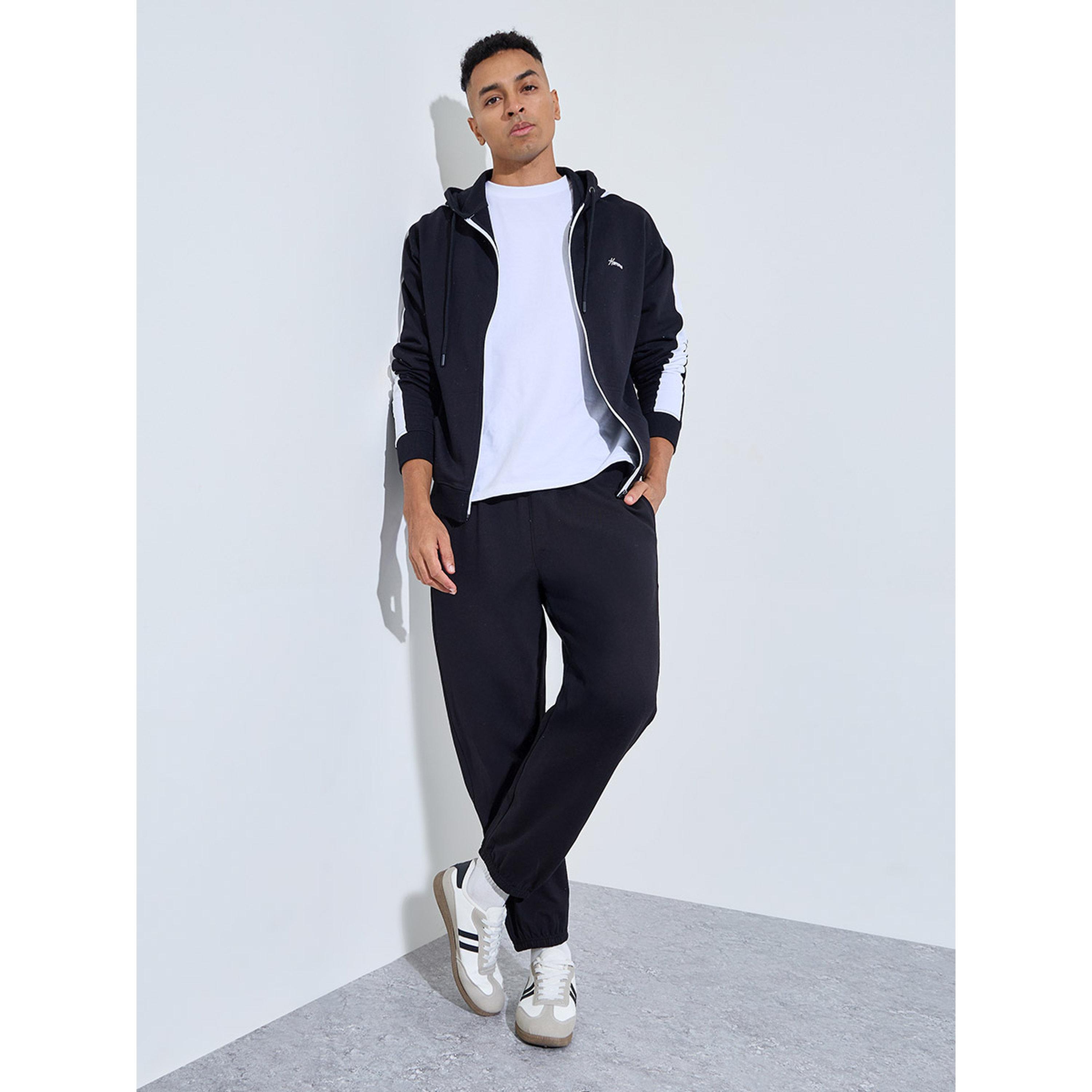 جوغر بقصة مريحة وحافة مطاطية بلون سادة-men-clothing-joggers-image-2