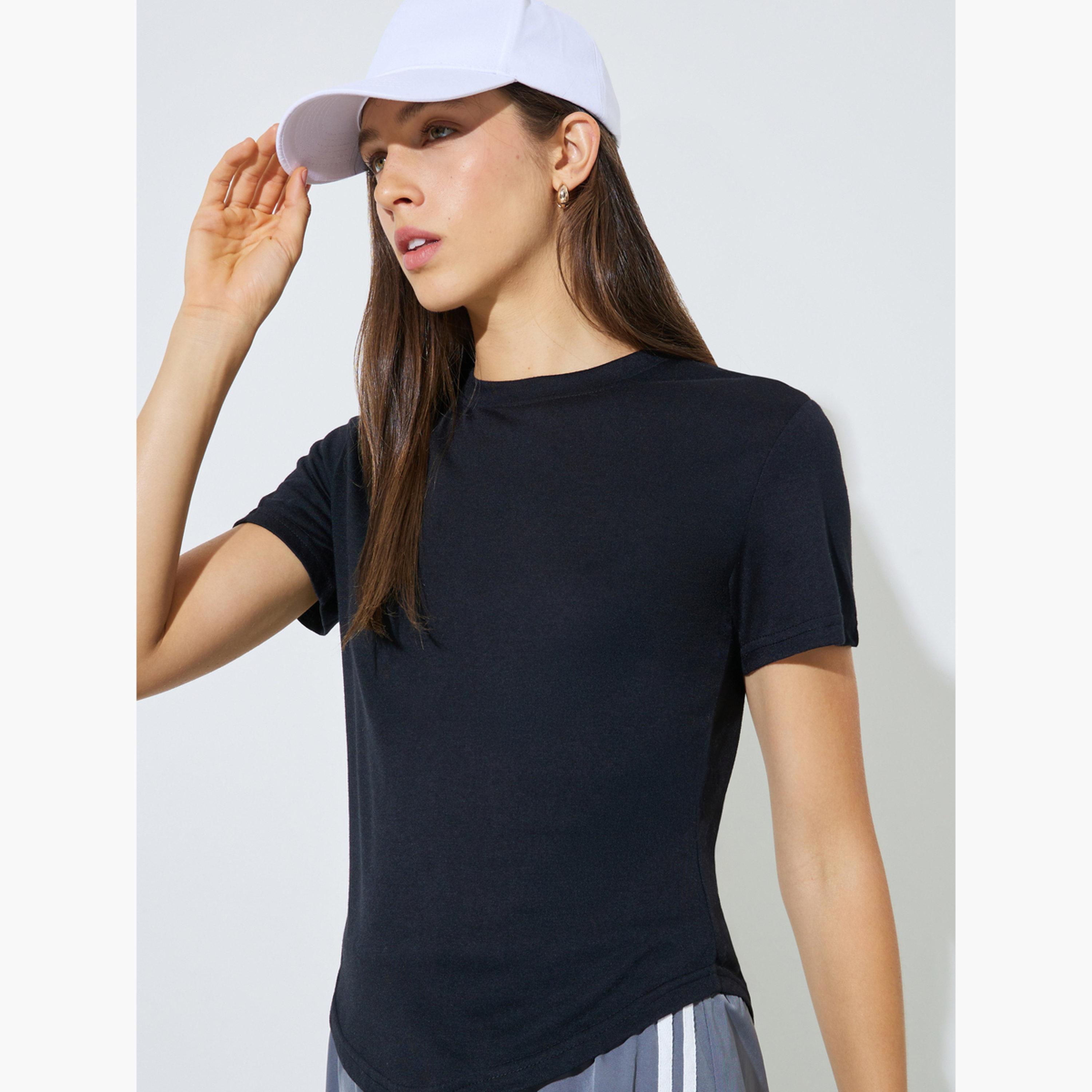 تيشيرت بقصة عادية وحافة منحنية-women-clothing-tshirts-image-3