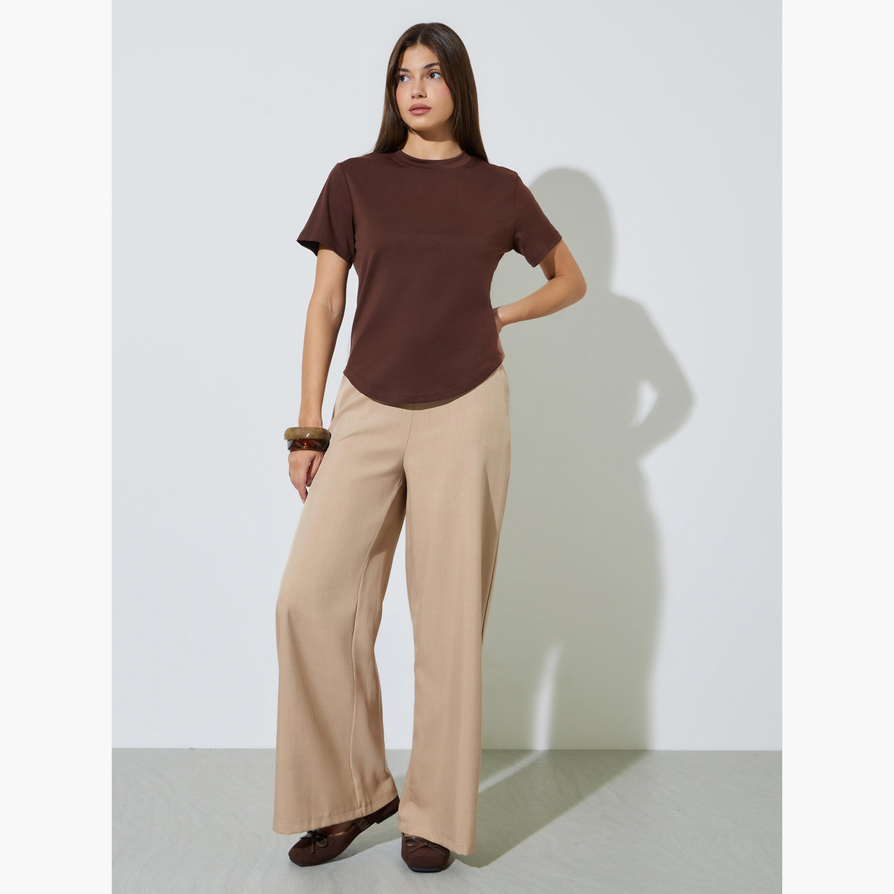 تيشيرت بقصة عادية وحافة منحنية-women-clothing-tshirts-image-2
