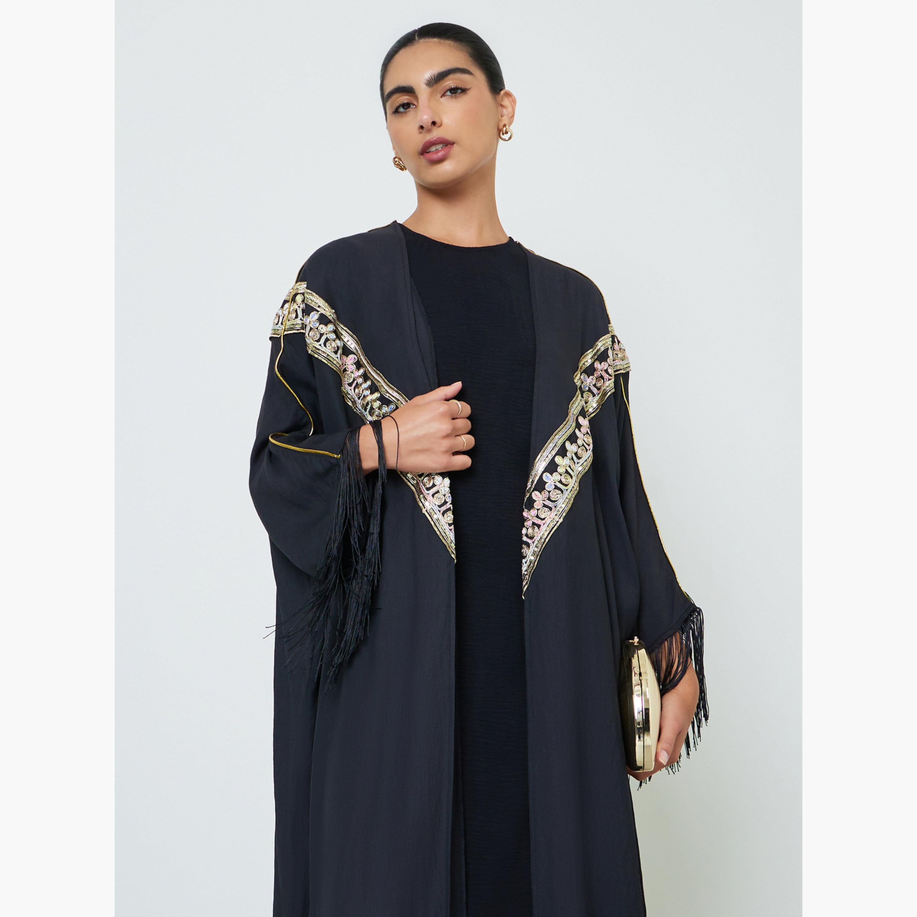 عباية مزينة بالترتر وتفاصيل شراشيب عند الأساور-women-arabicclothing-abayas-image-2