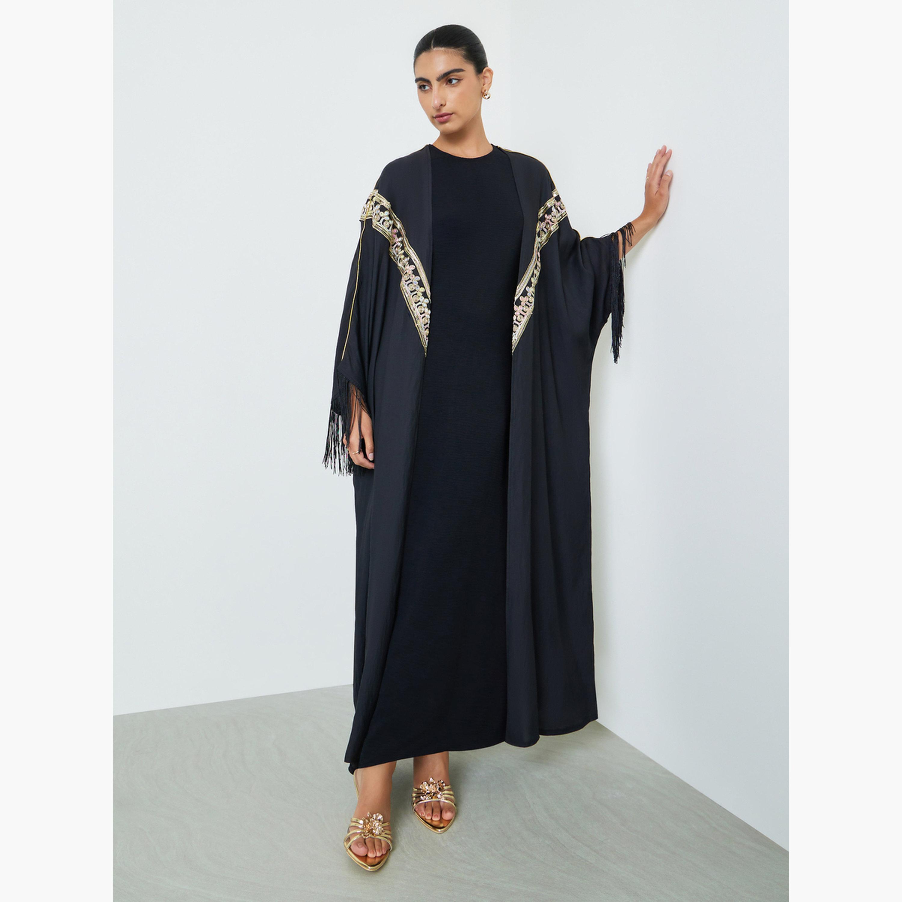 عباية مزينة بالترتر وتفاصيل شراشيب عند الأساور-women-arabicclothing-abayas-image-3