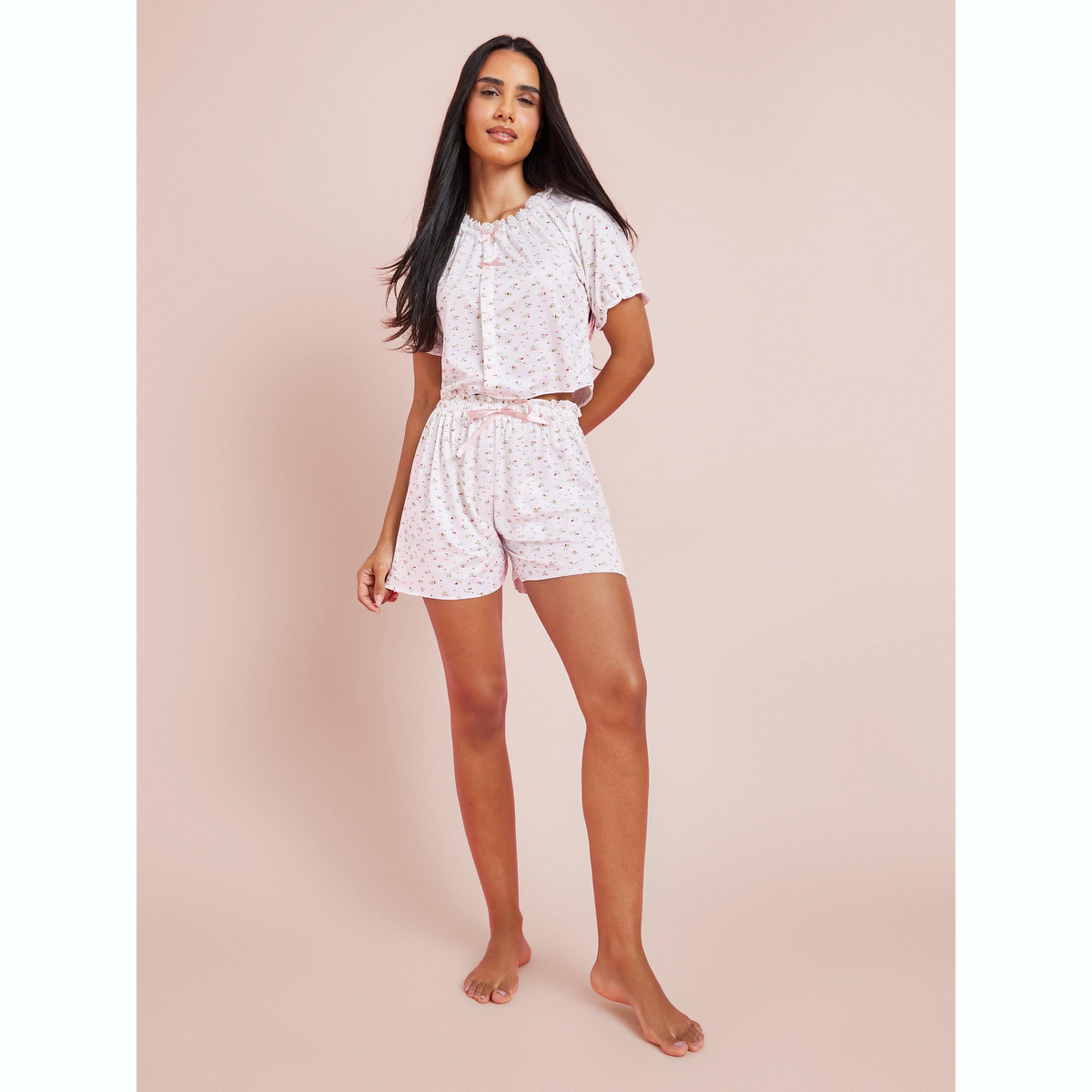 مجموعة من شورت وبلوزة بتفاصيل دانتيل وطبعة زهور-women-clothing-nightwear-pyjamas-shortsets-image-2