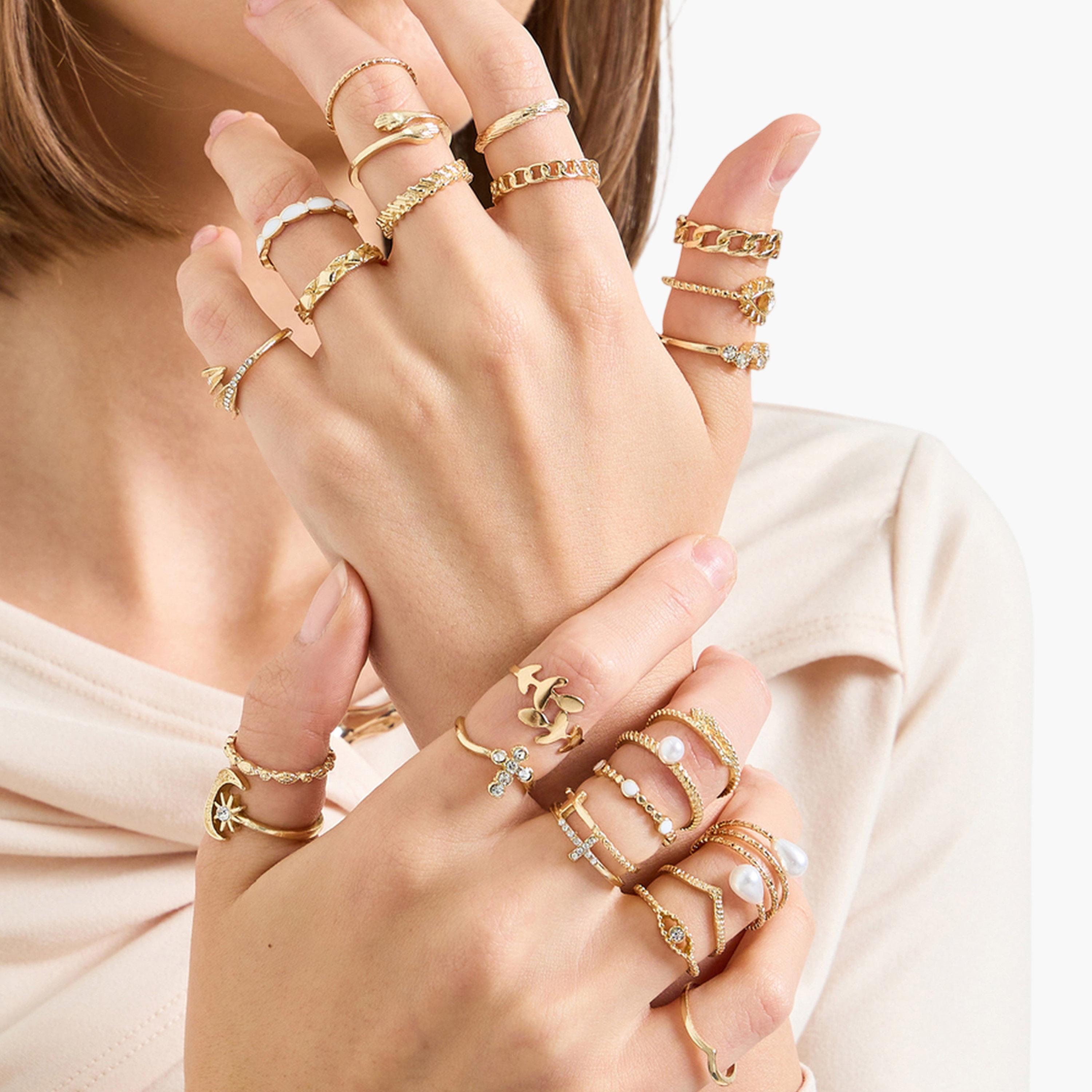 ستايلي - طقم خواتم ذهبي اللون بتصميم كاجوال مزين باللؤلؤ والأحجار الكريمة-women-watchesandjewellery-jewellery-rings-image-2