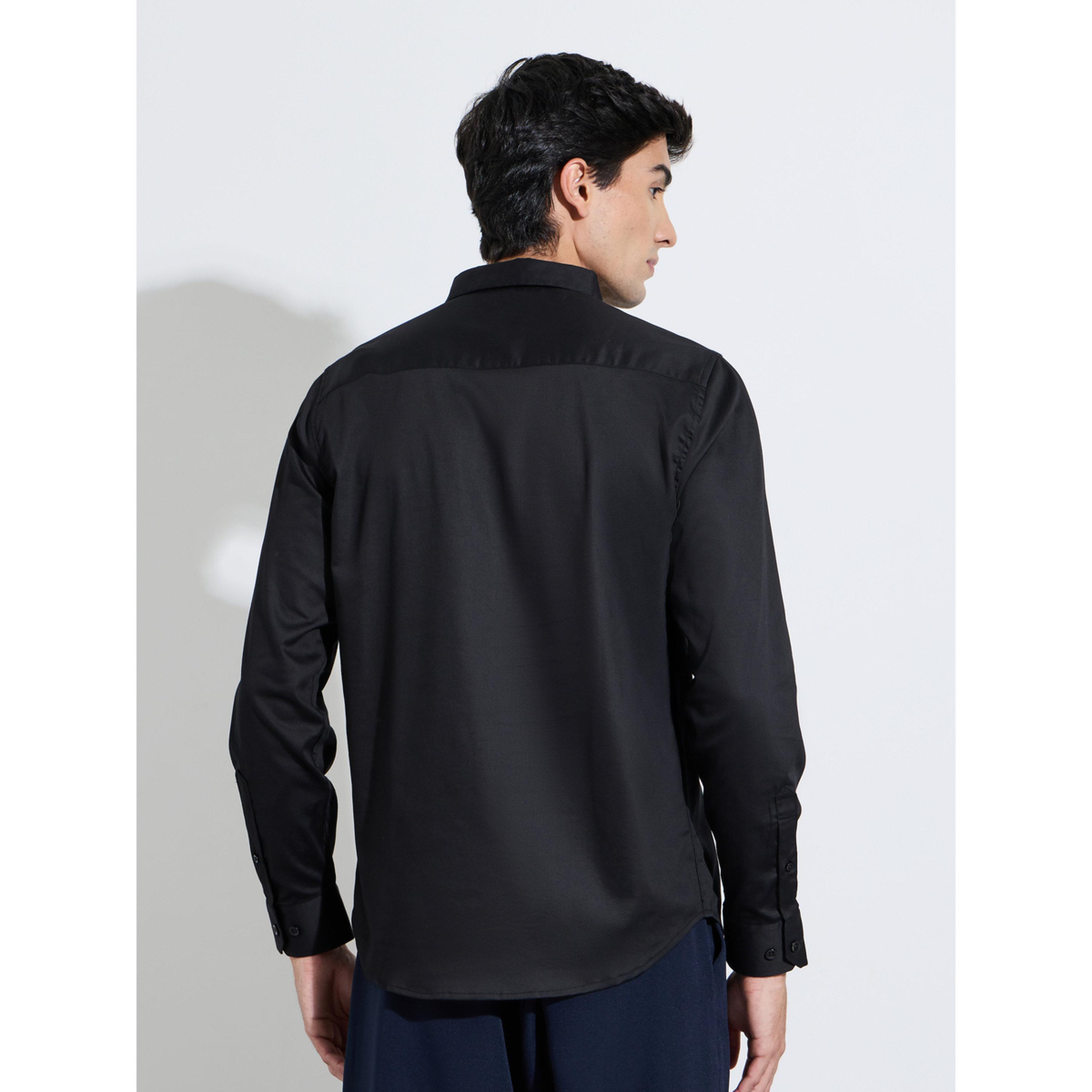 قميص ساتان سادة بقصة سليم فت وأكمام طويلة باللون الأسود-men-clothing-shirts-image-4