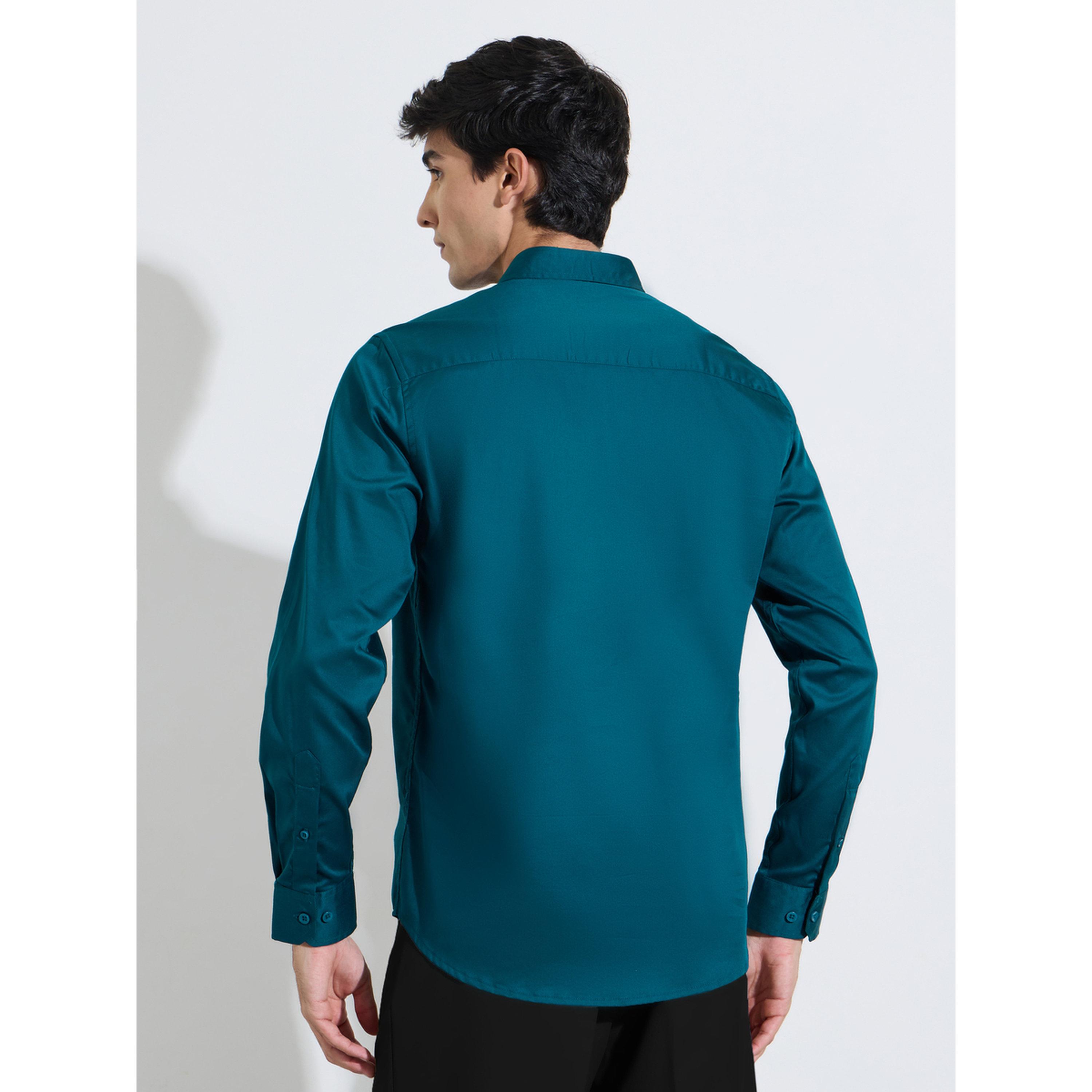 بلوزة سليم فيت ساتان سادة بأكمام طويلة باللون الأكوا الداكن-men-clothing-shirts-image-3