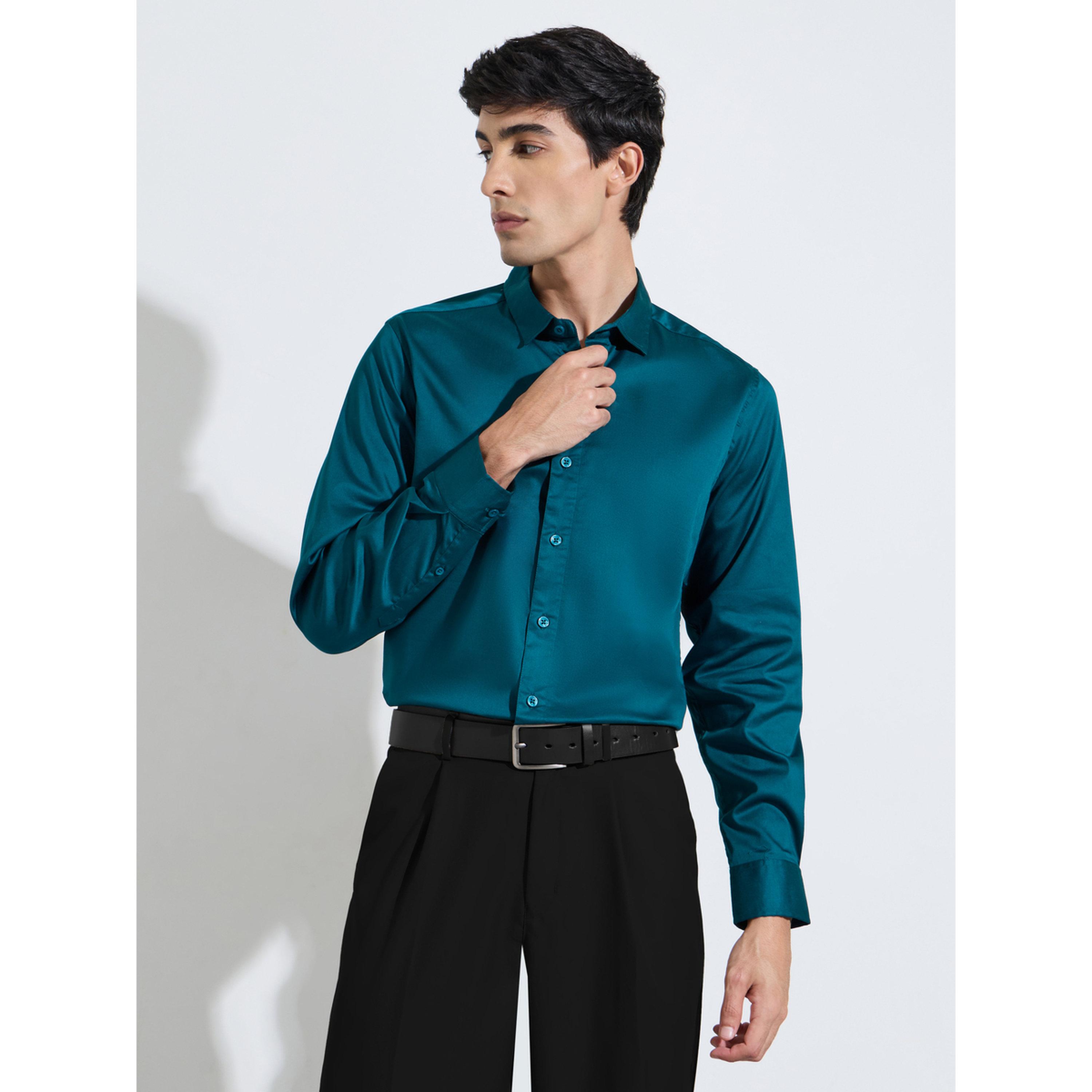 بلوزة سليم فيت ساتان سادة بأكمام طويلة باللون الأكوا الداكن-men-clothing-shirts-image-4