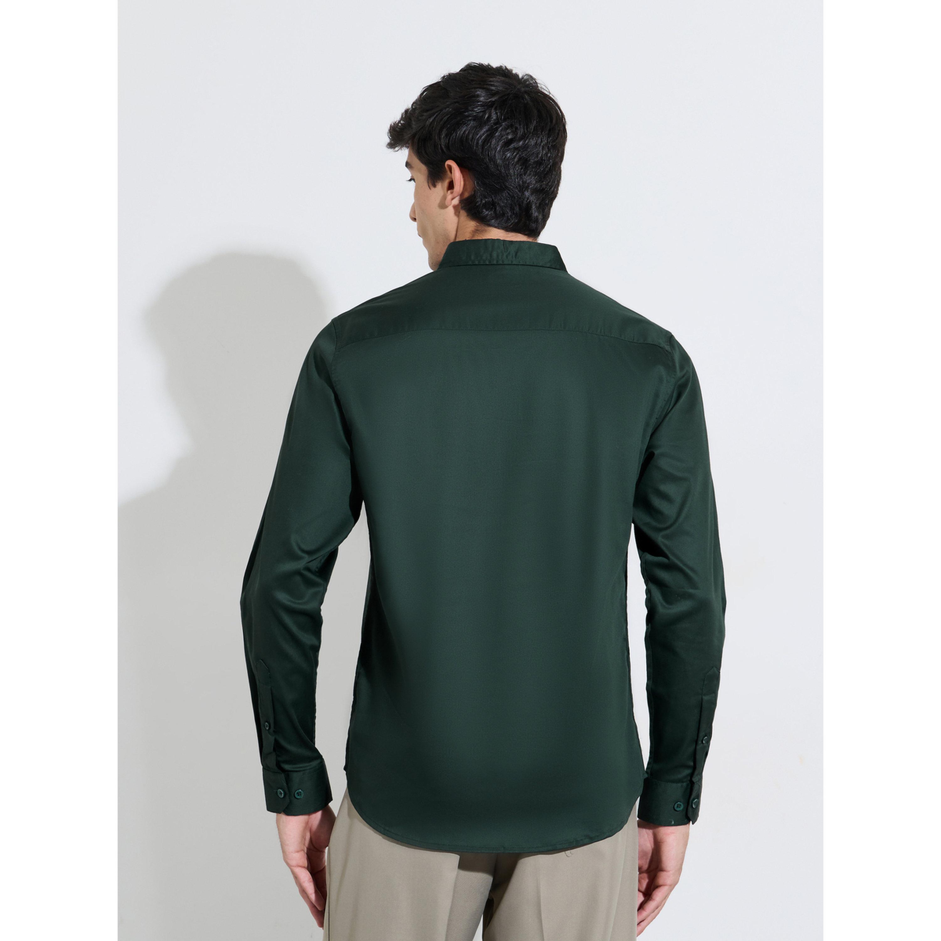 بلوزة سليم فيت ساتان سادة بأكمام طويلة باللون الأخضر الداكن-men-clothing-shirts-image-3