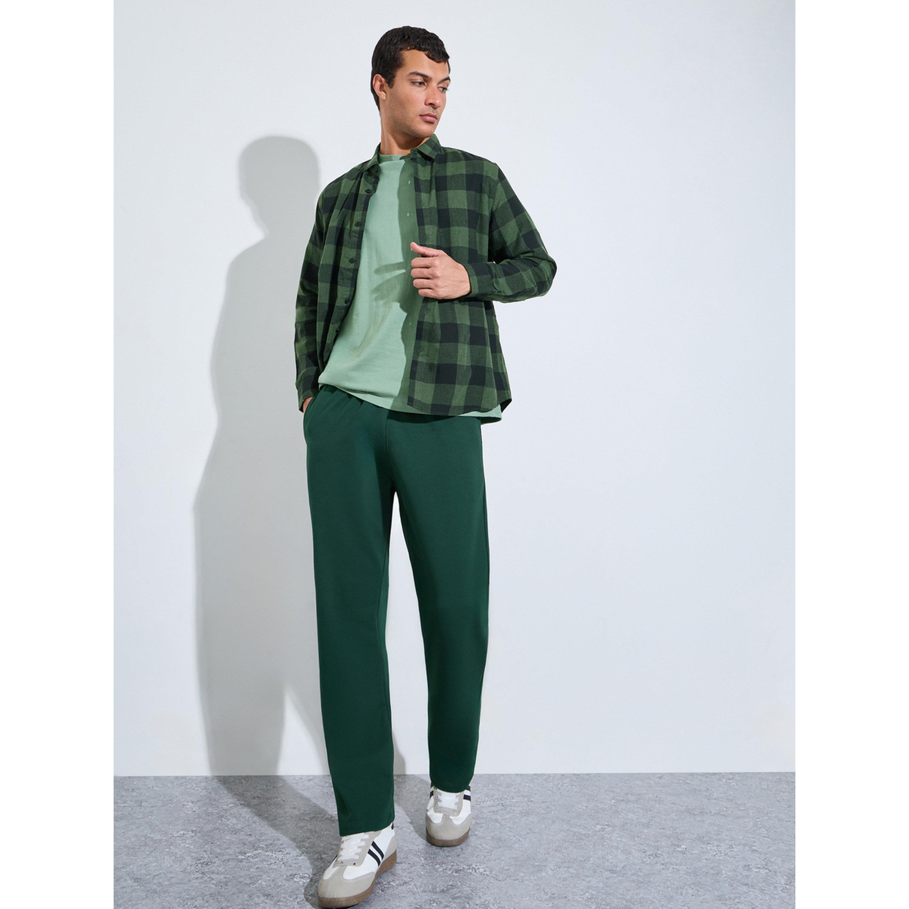 بنطال رجالي سادة بقصة مستقيمة وتفاصيل جيب-men-clothing-joggers-image-2