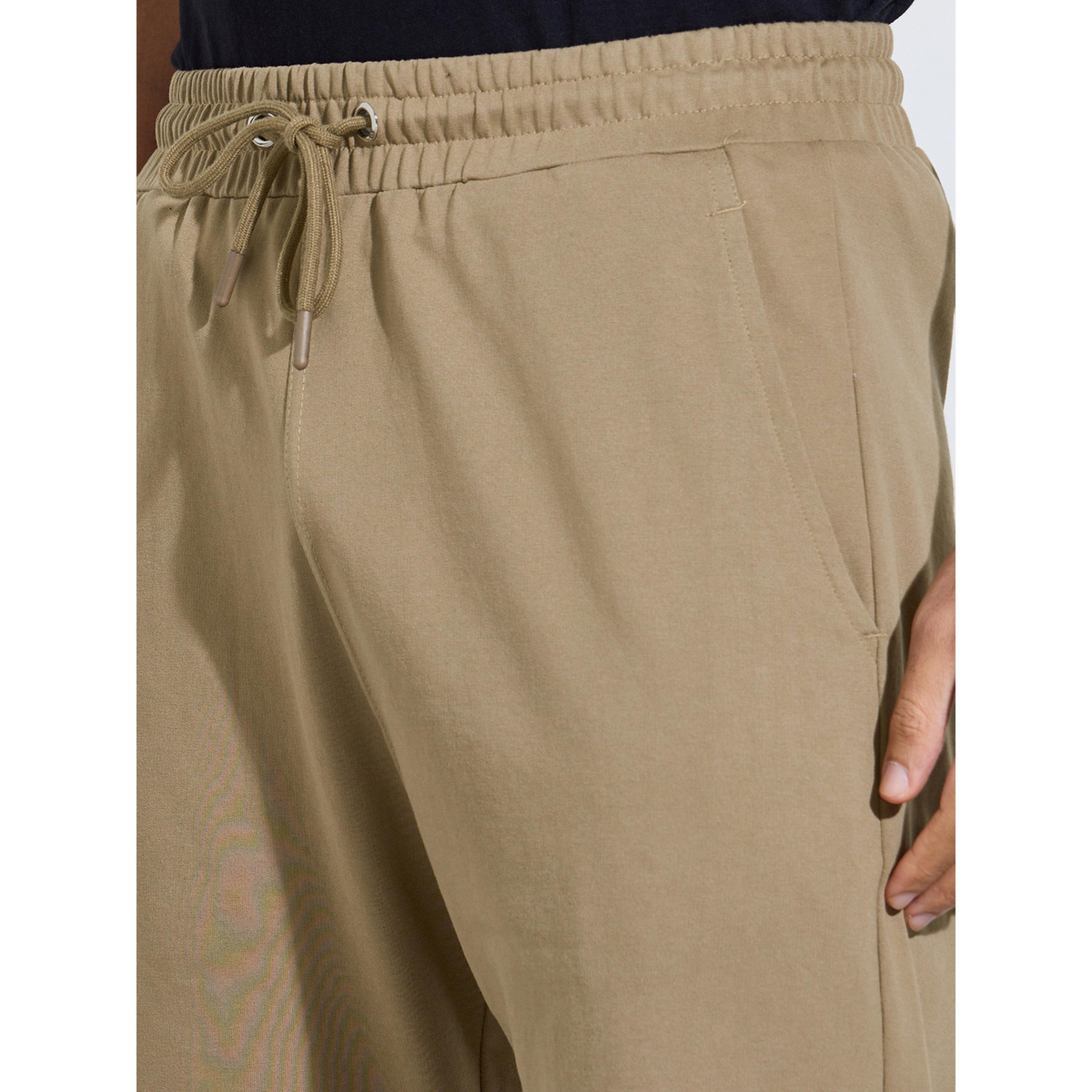 بنطال جوغر رجالي سادة بتفاصيل كسرات-men-clothing-joggers-image-3