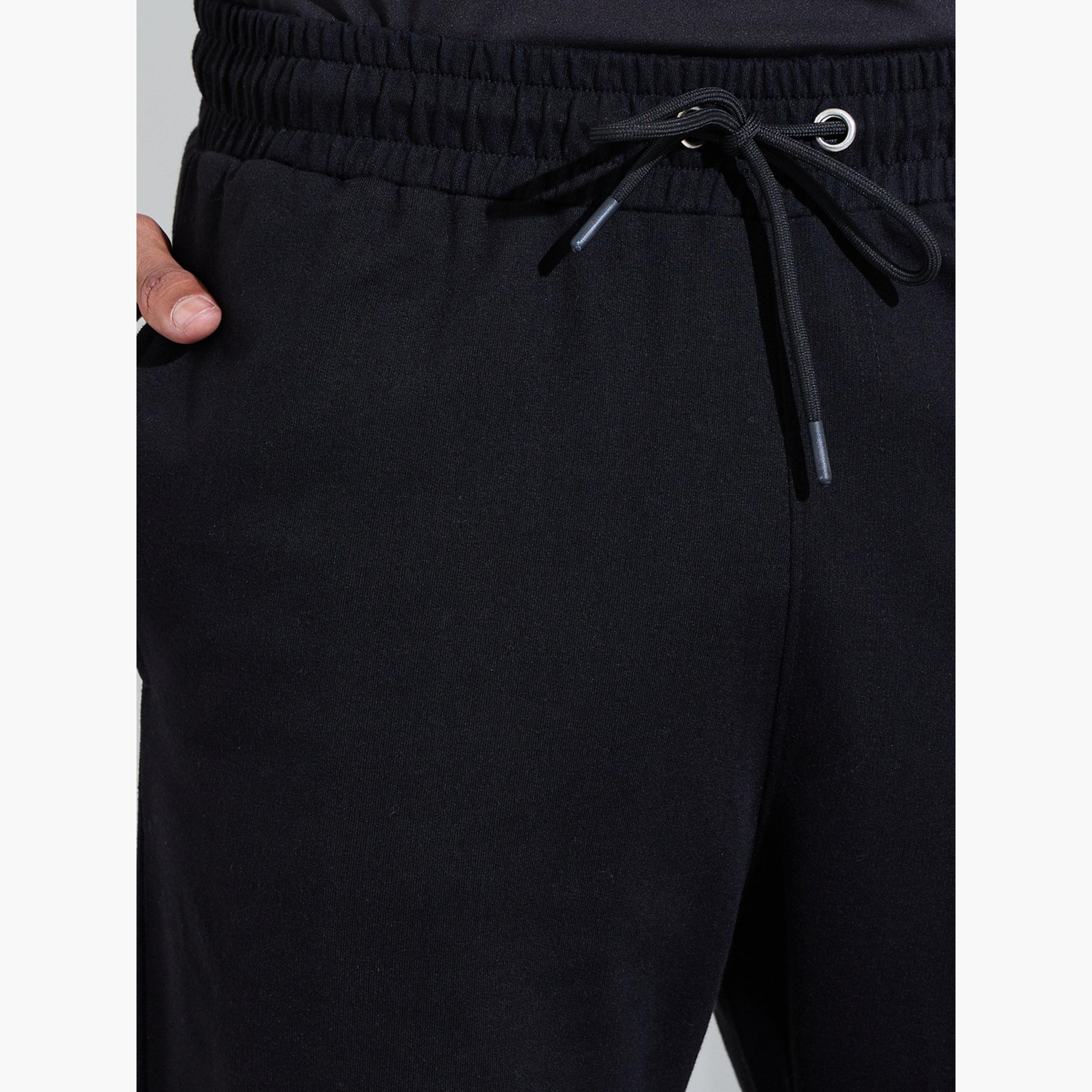 جوغر بقصة مريحة وحافة مفتوحة للرجال-men-clothing-bottoms-joggers-image-3