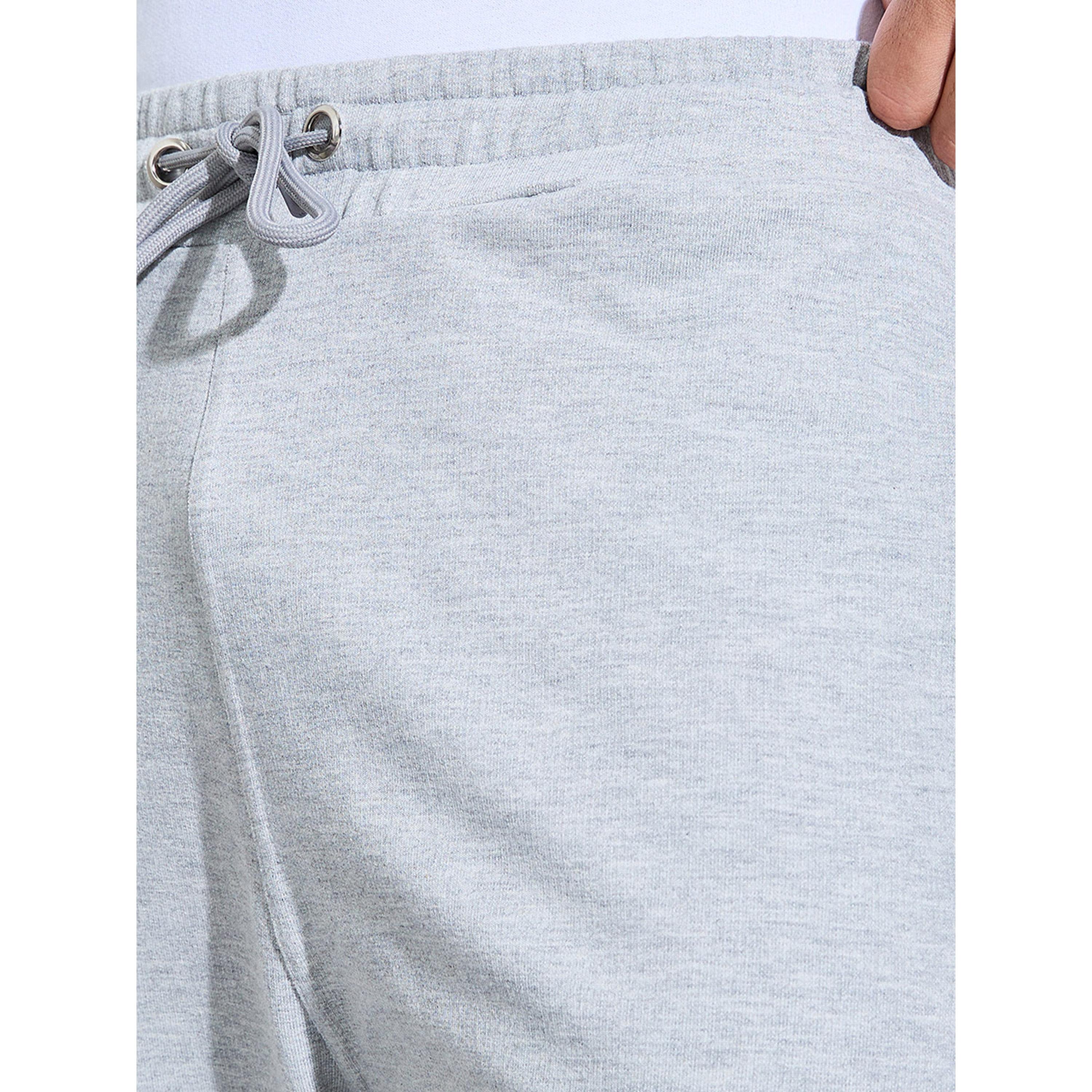 جوغر بقصة مريحة وحافة مفتوحة للرجال-men-clothing-joggers-image-3