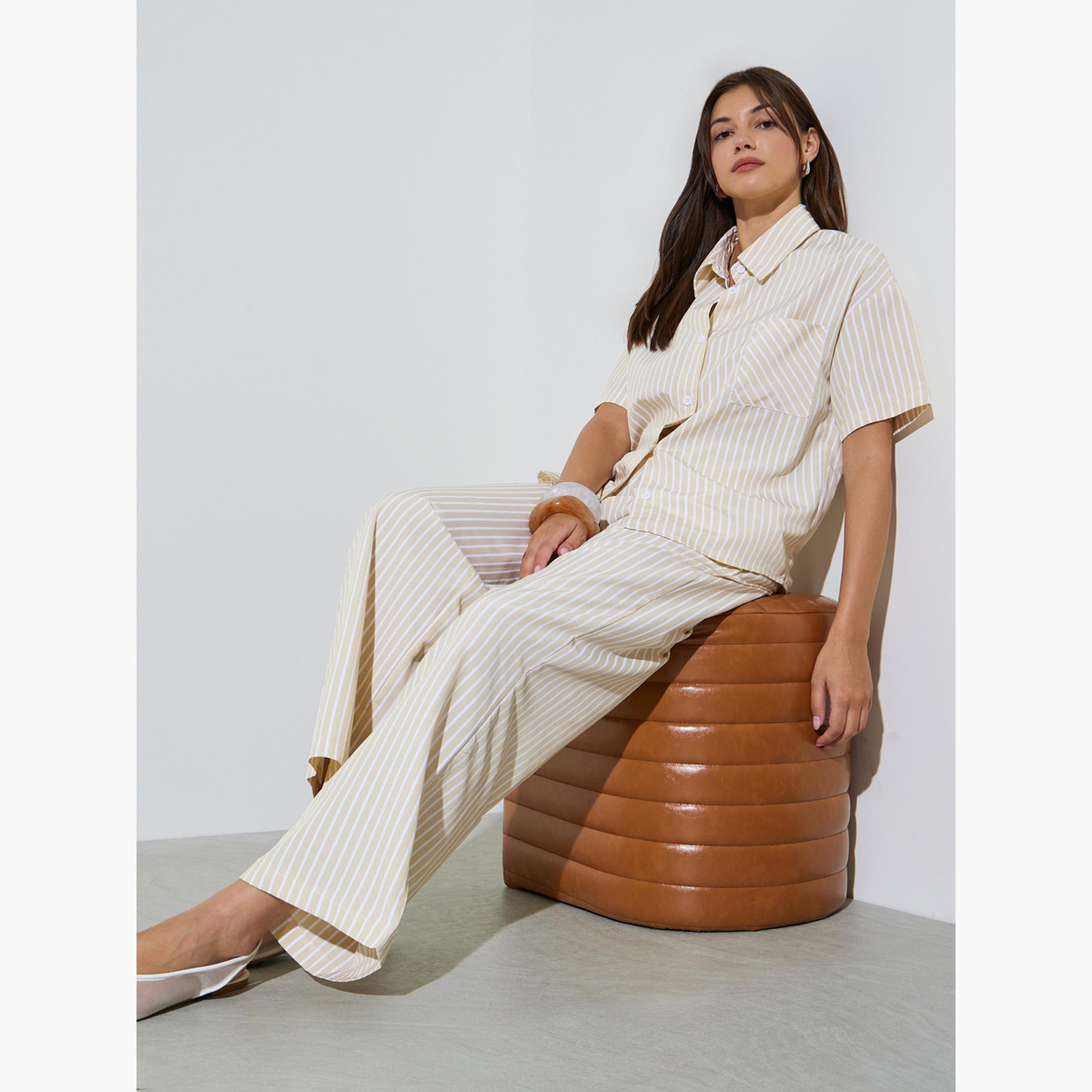 مجموعة من بنطال بأرجل واسعة وبلوزة مخططة بأكمام قصيرة-women-clothing-coordsets-image-2