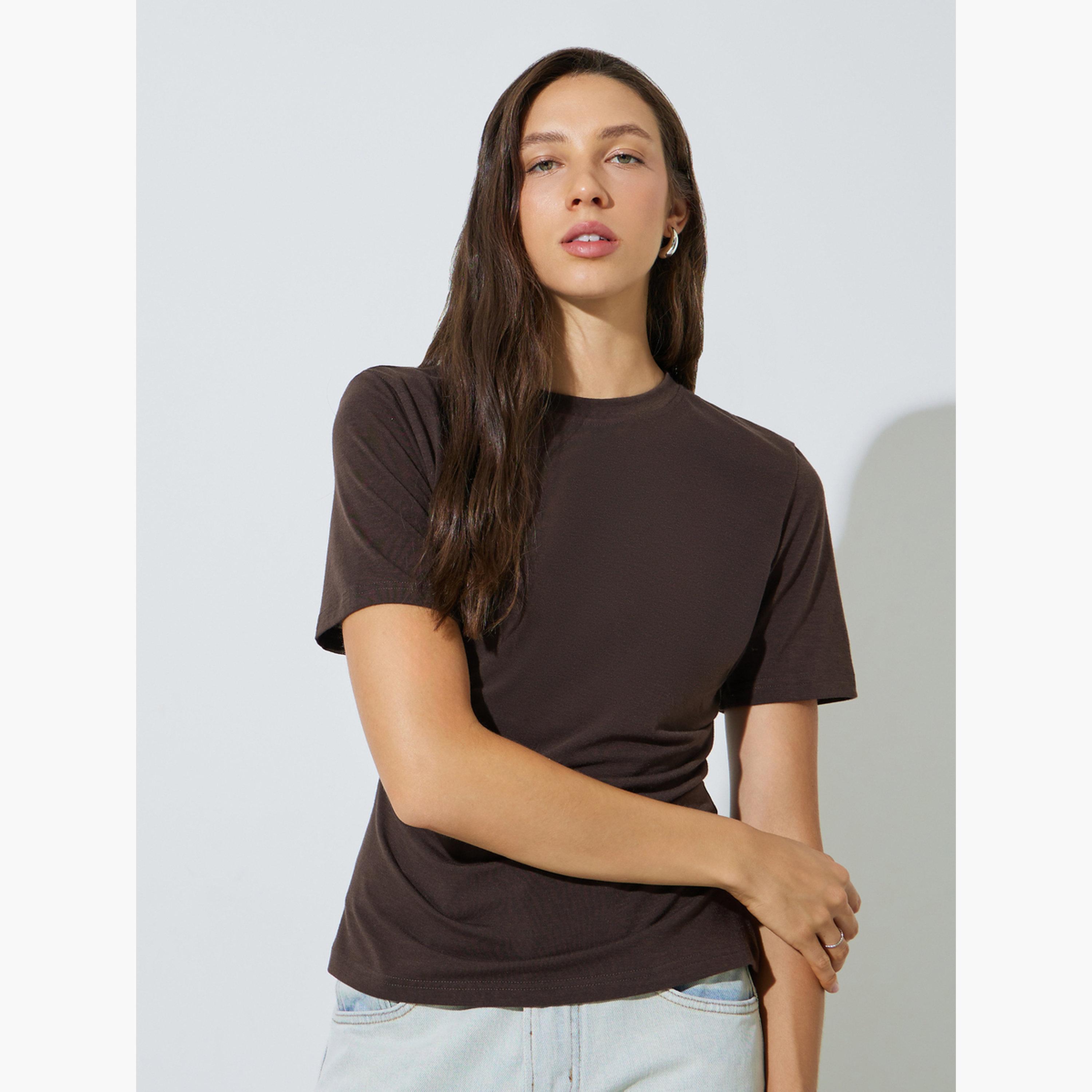تيشيرت بقصة ضيقة وتفاصيل مزمومة-women-clothing-tshirts-image-1