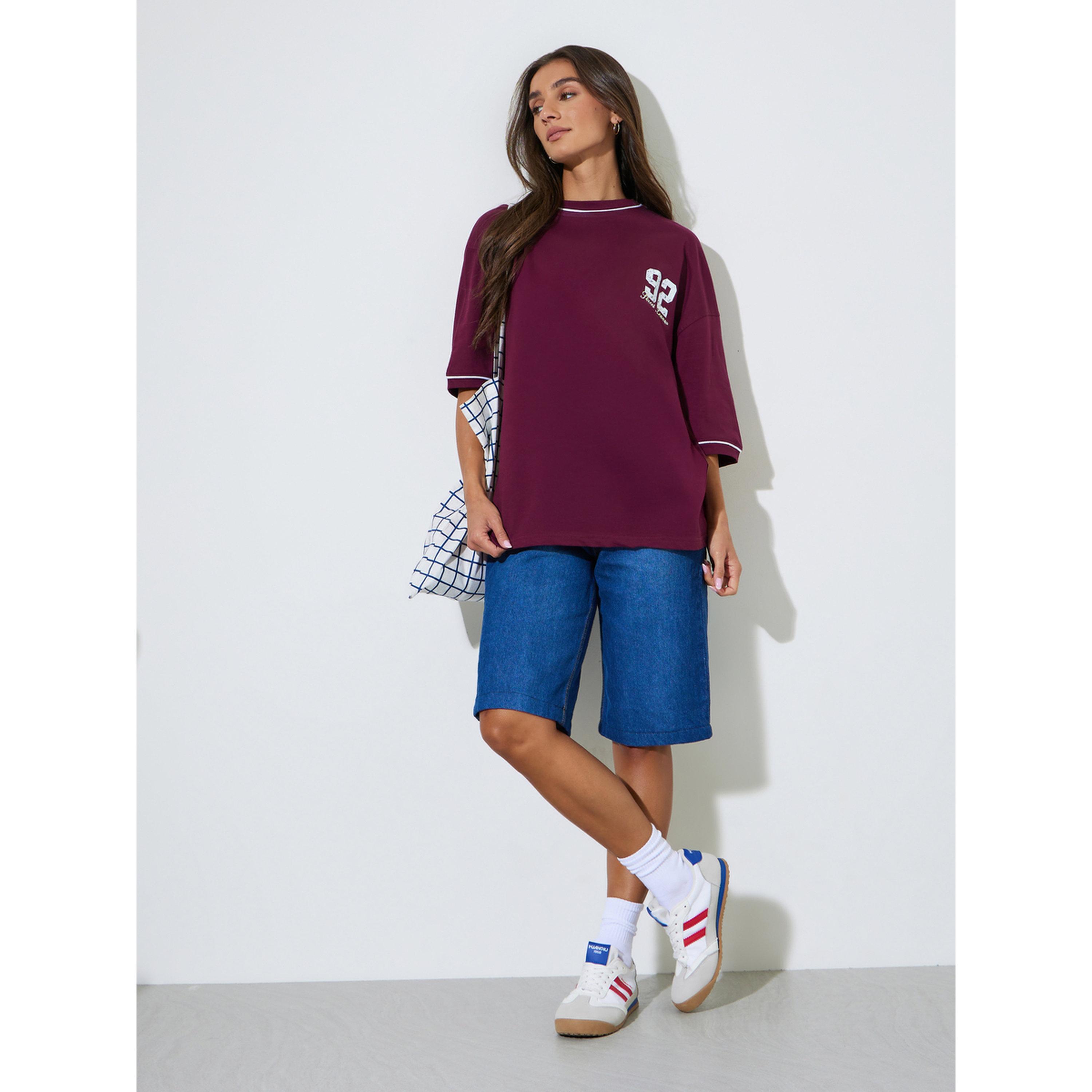 ستايلي - تيشيرت  أرجواني مطبوع برسومات وحواف متباينة مقاس واسع-women-clothing-tshirts-image-2