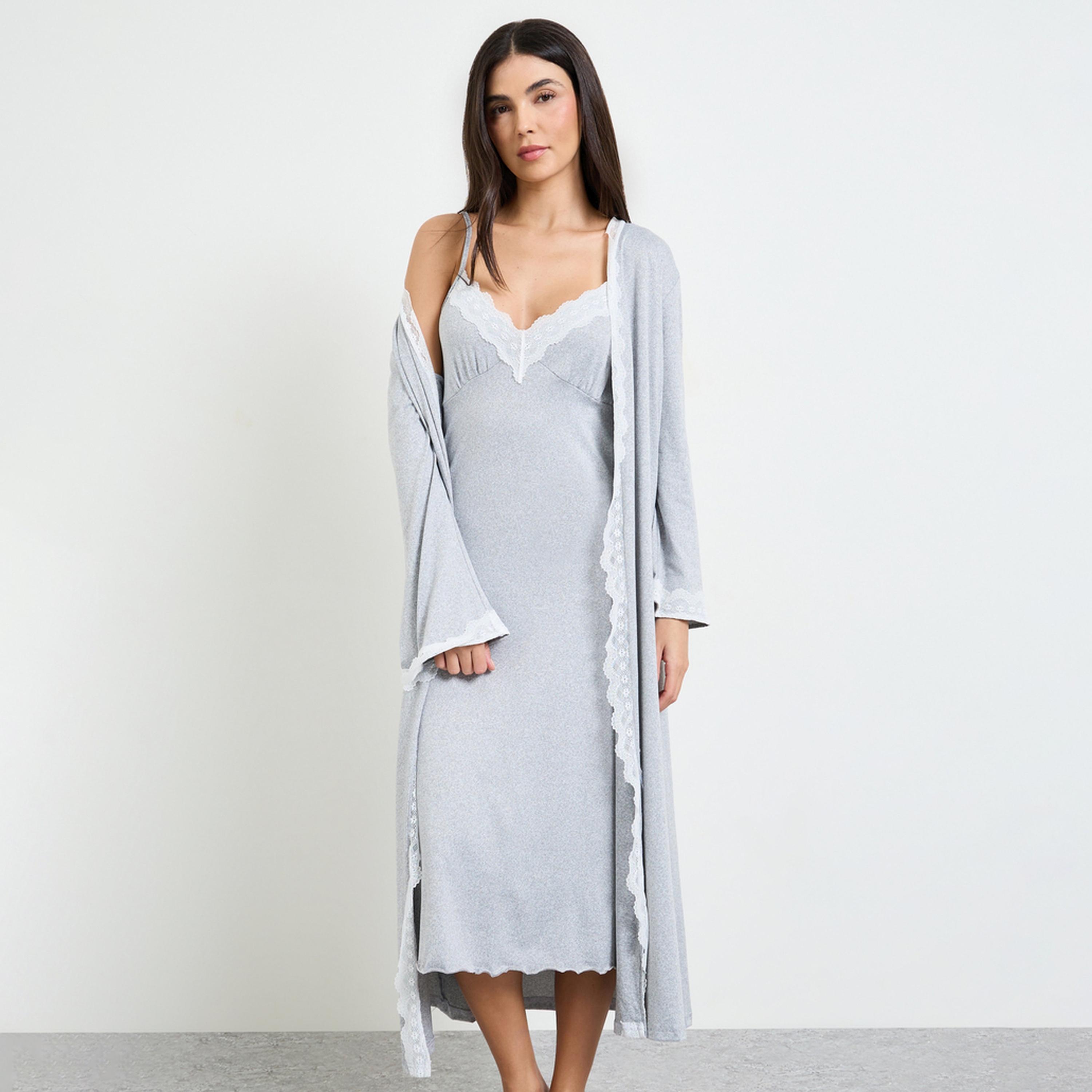 ستايلي - عبوة من قطعتين - فستان داخلي وروب بتفاصيل دانتيل متباينة-women-clothing-nightwear-robes-image-1