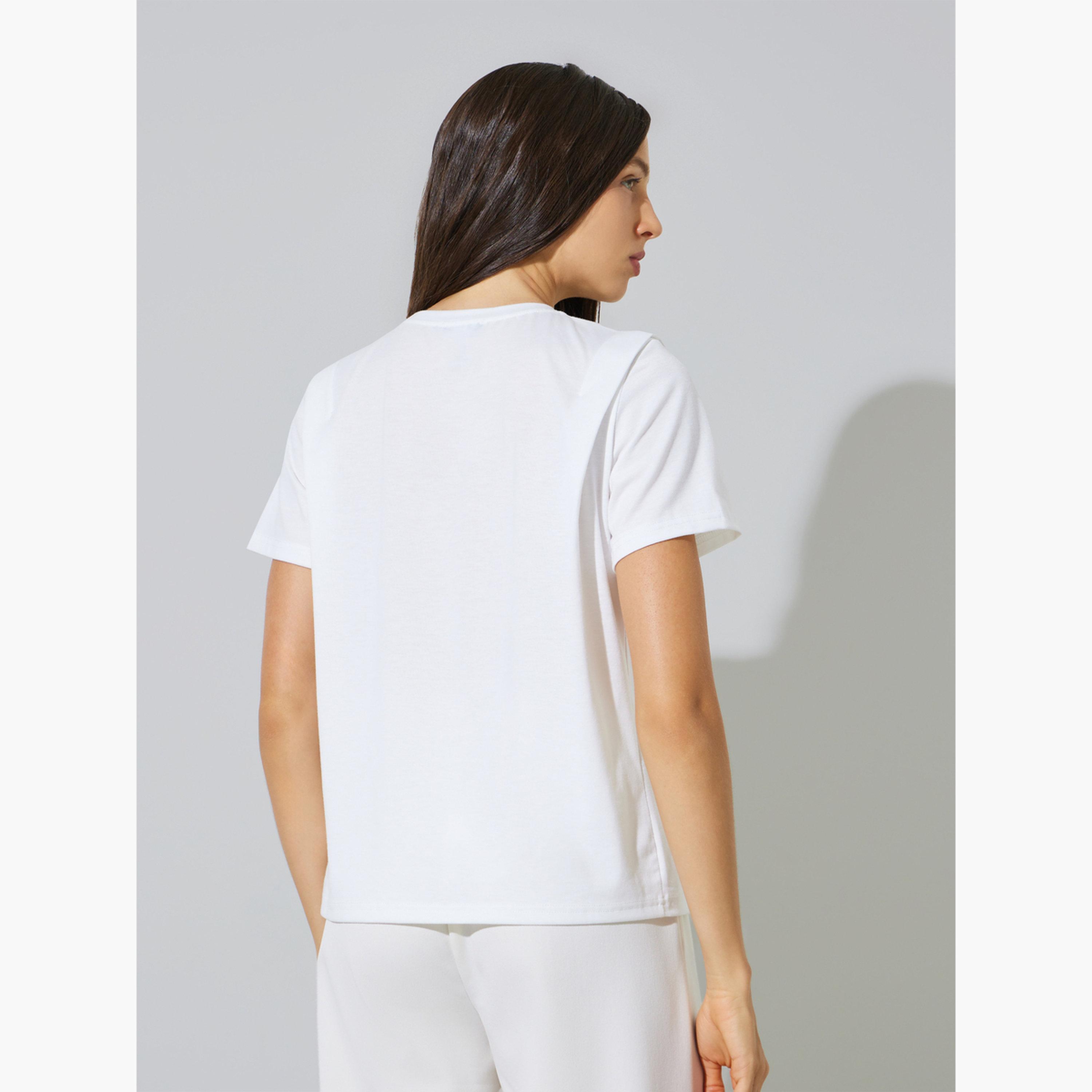 تيشيرت بقصة عادية وياقة دائرية-women-clothing-tshirts-image-4
