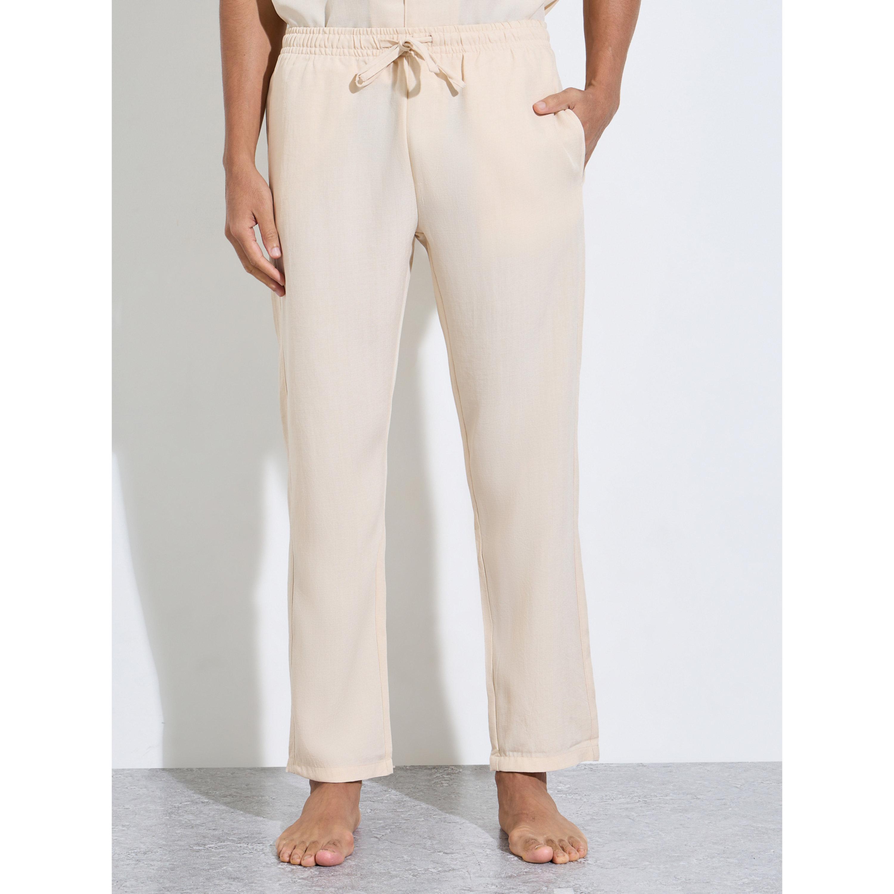 طقم بيجاما من بنطال بقصة مستقيمة وقميص بتفاصيل جيوب باللون الكريمي-men-clothing-nightwear-sets-image-4