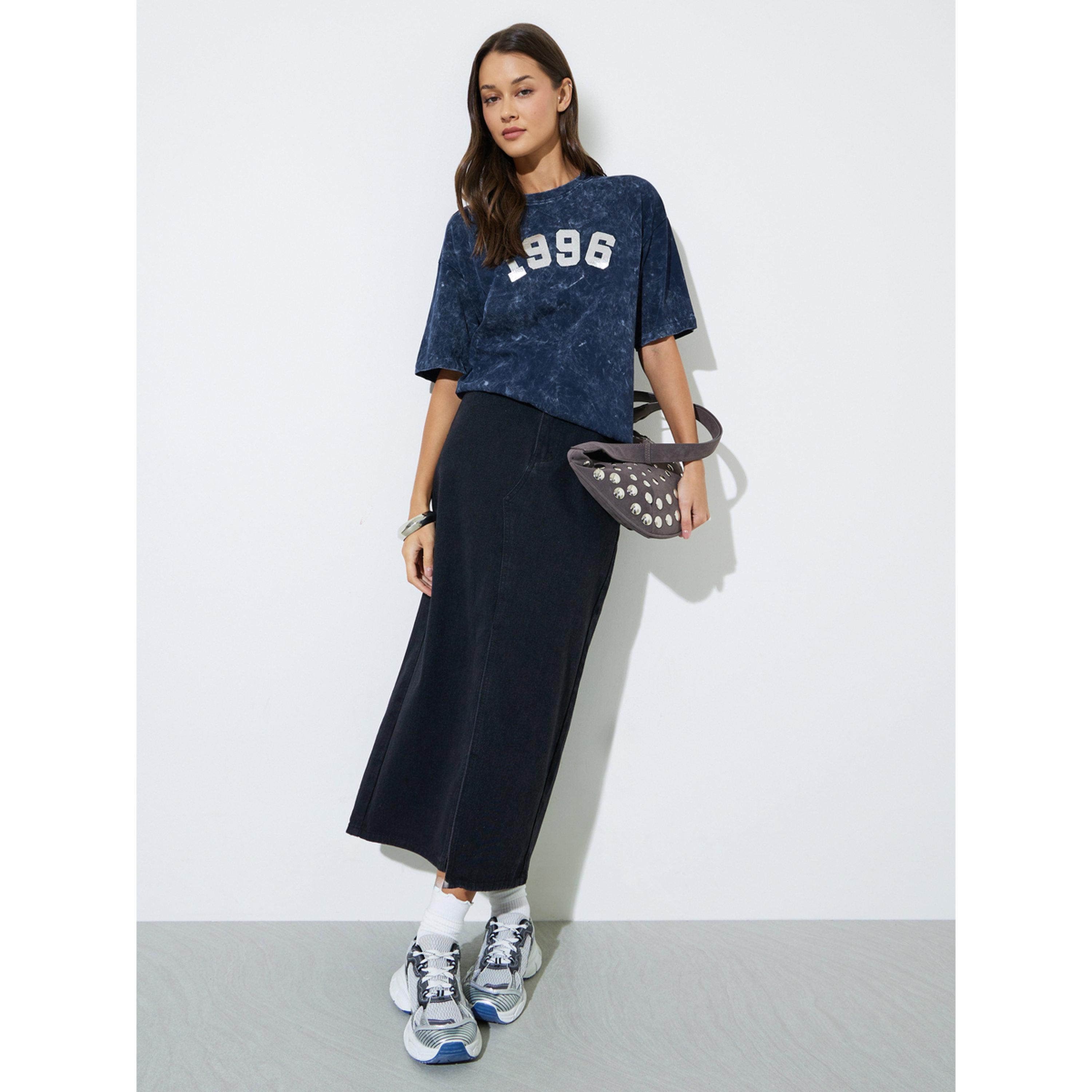 Styli Navy Blue Slogan Print Acid Wash Oversized T-Shirt-women-clothing-tshirts-image-2