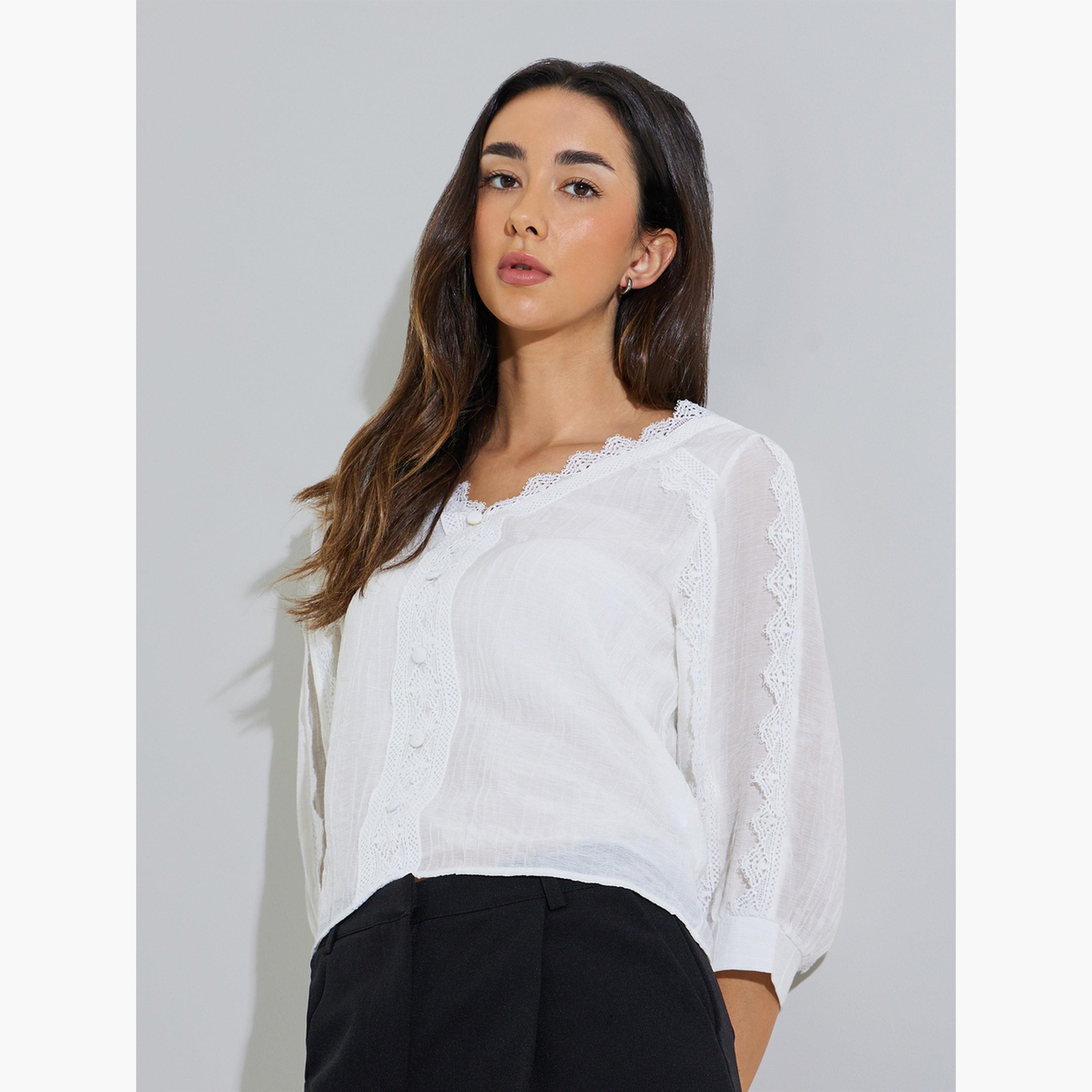 بلوزة بأكمام طويلة وتفاصيل دانتيل-women-clothing-shirtsandblouses-blouses-image-1