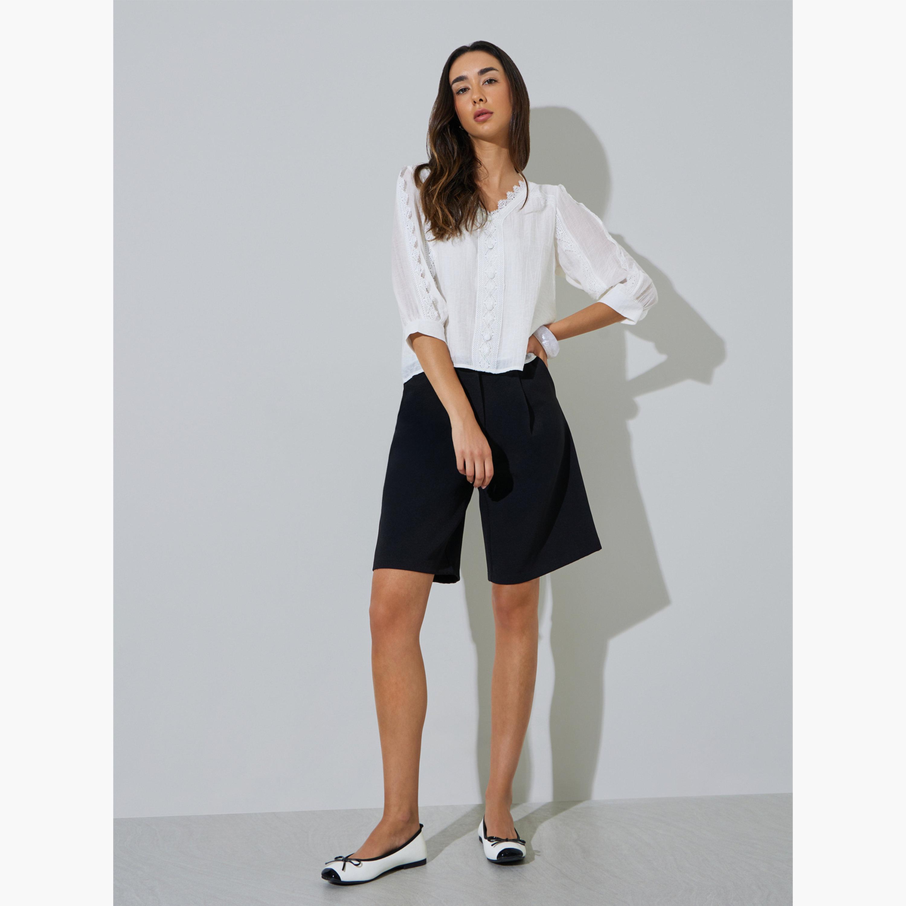 بلوزة بأكمام طويلة وتفاصيل دانتيل-women-clothing-shirtsandblouses-blouses-image-2