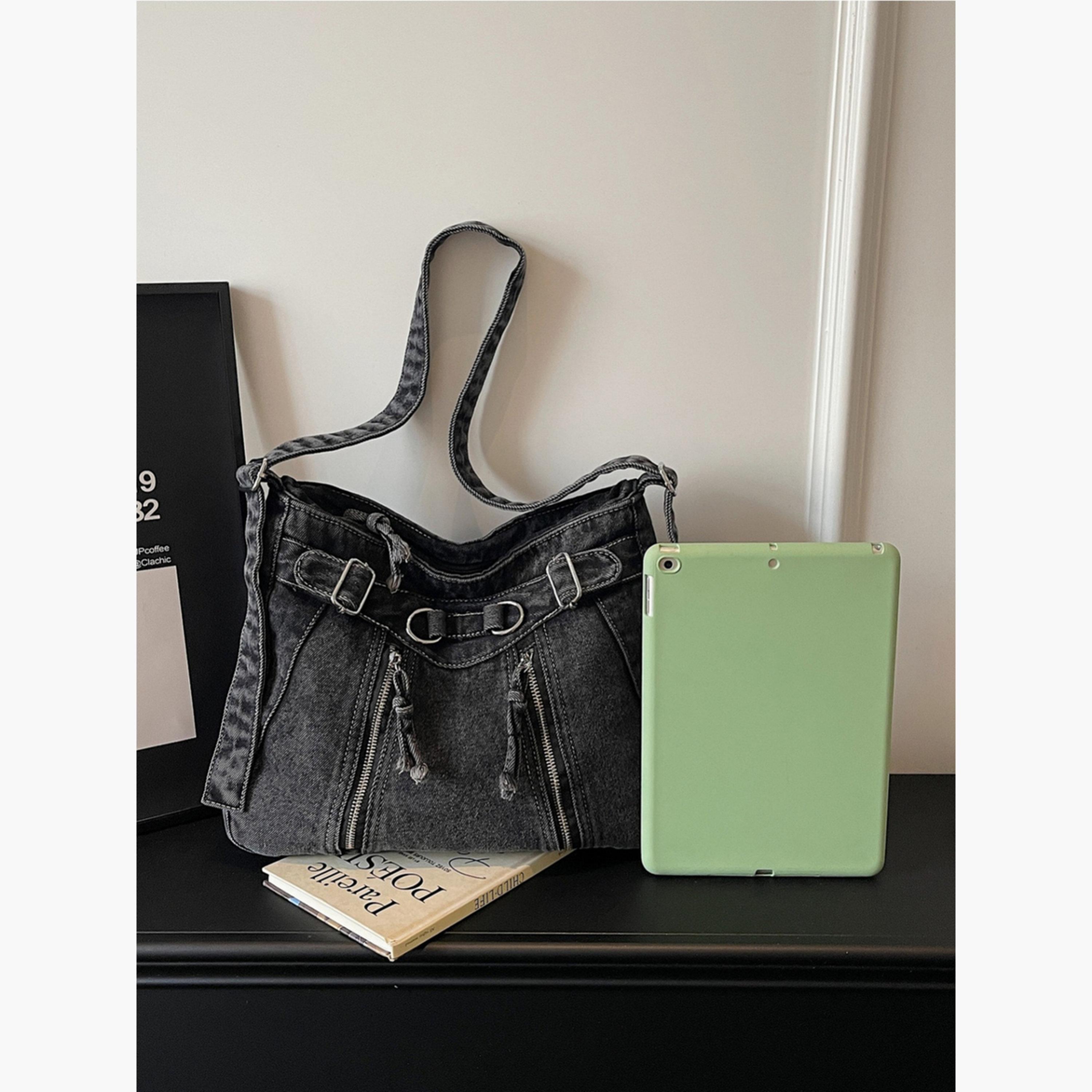 شنطة كتف دنيم بتفاصيل سحاب-women-bagsandwallets-handbags-image-5