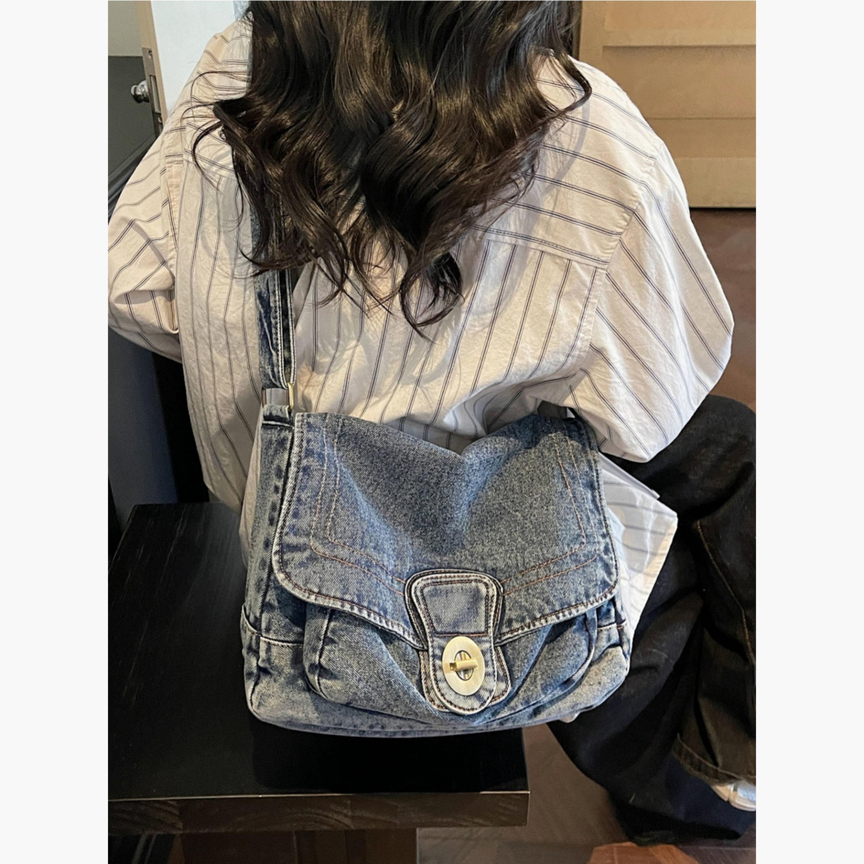شنطة كتف دنيم بقفل دوار-women-bagsandwallets-handbags-image-4