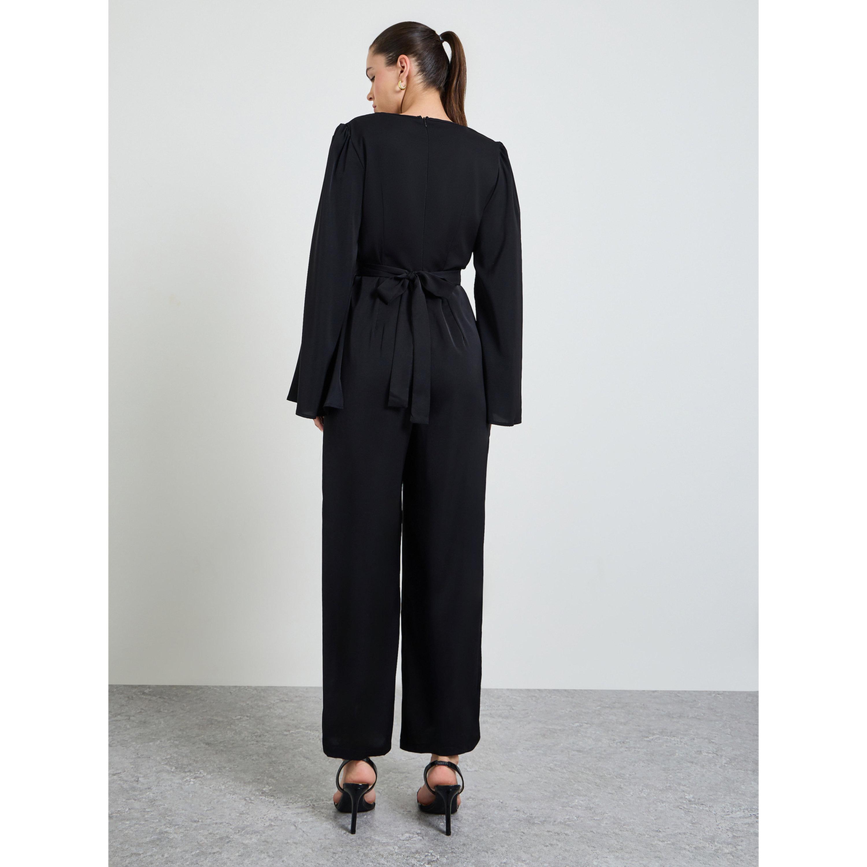 جمبسوت بأرجل واسعة وسادة مع تفاصيل ربطة سوداء-women-clothing-jumpsuits-image-3