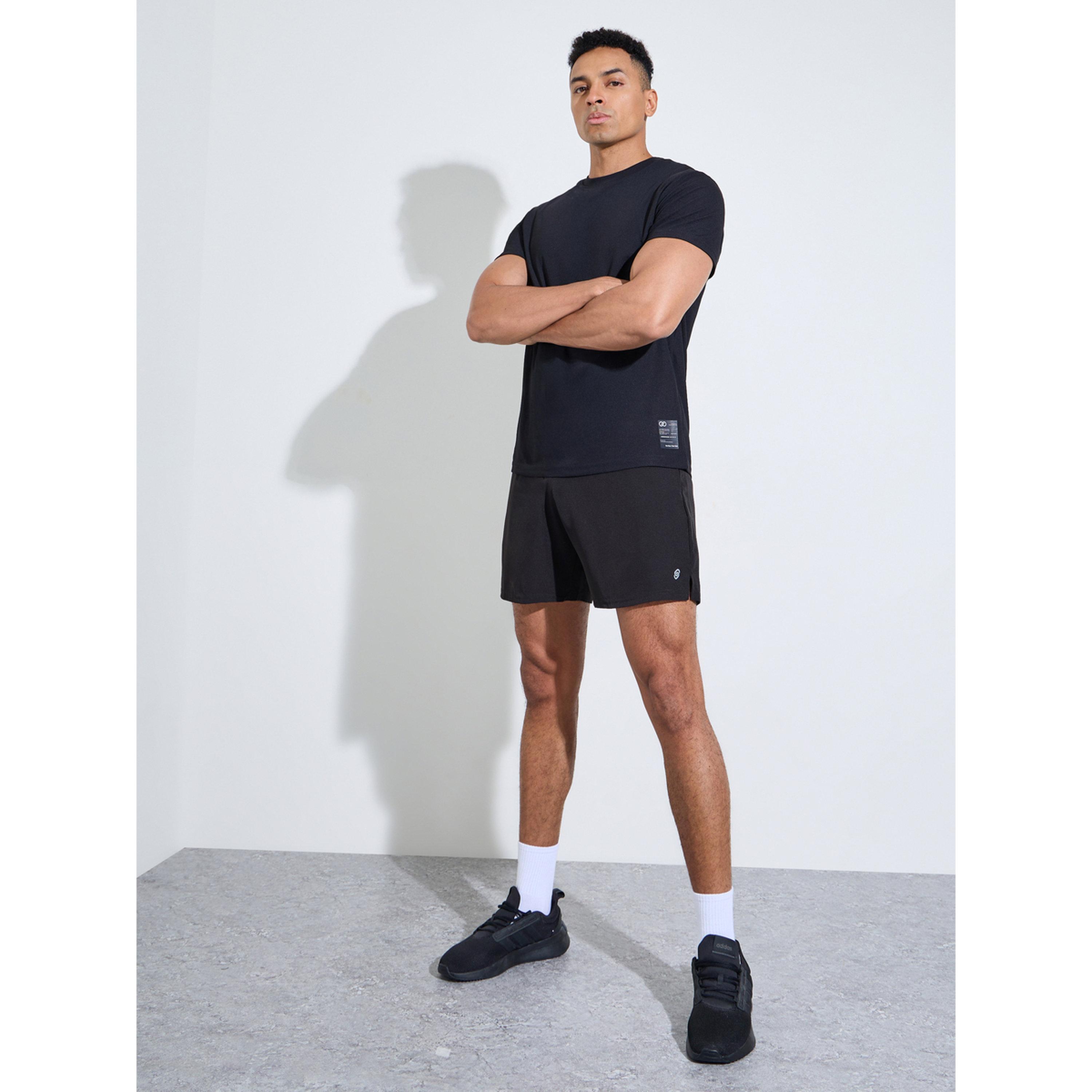 Styli Black Solid Patchwork Detail Regular Fit Active T-Shirt-men-clothing-sportswearandactivewear-tshirtsandpolos-image-2