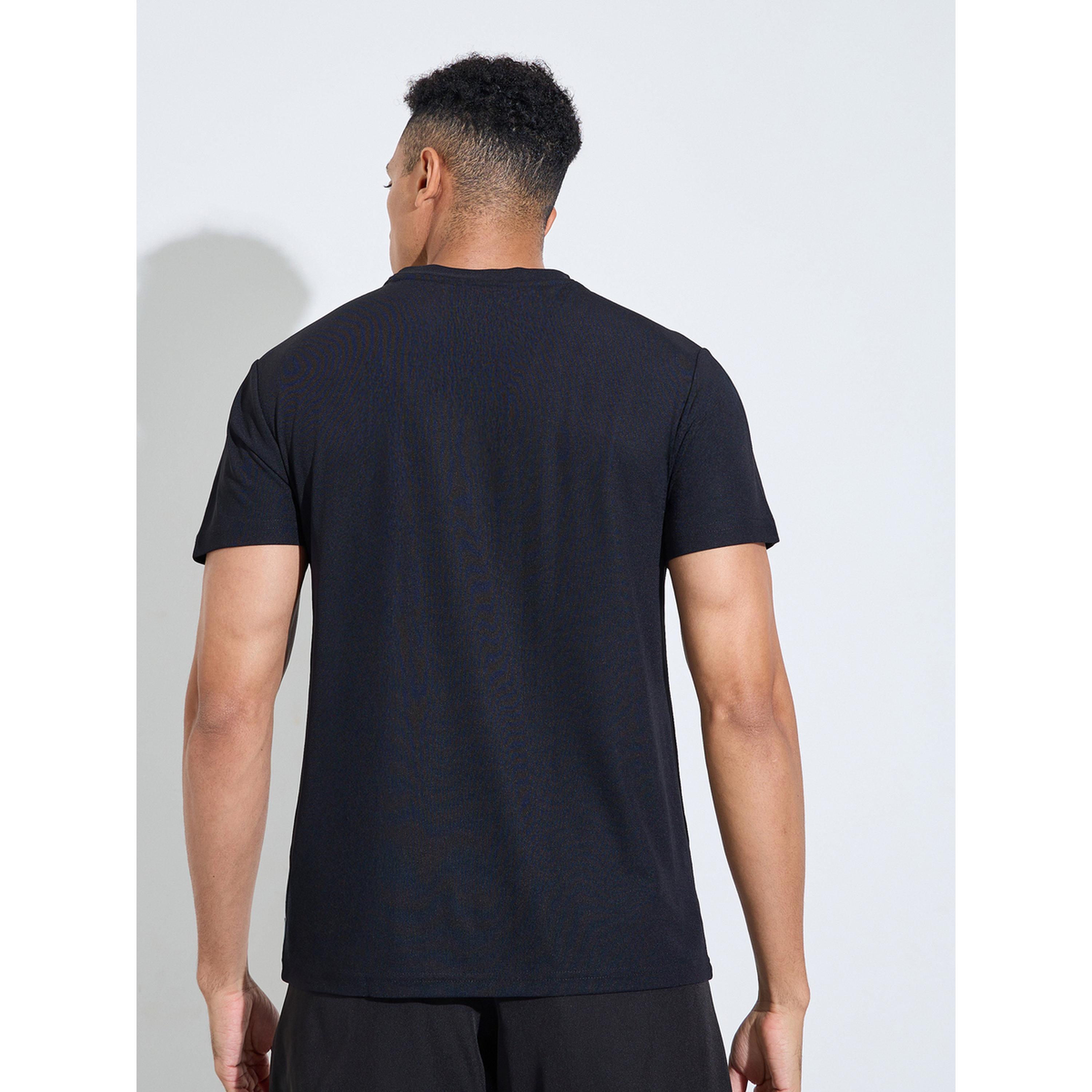 Styli Black Solid Patchwork Detail Regular Fit Active T-Shirt-men-clothing-sportswearandactivewear-tshirtsandpolos-image-3