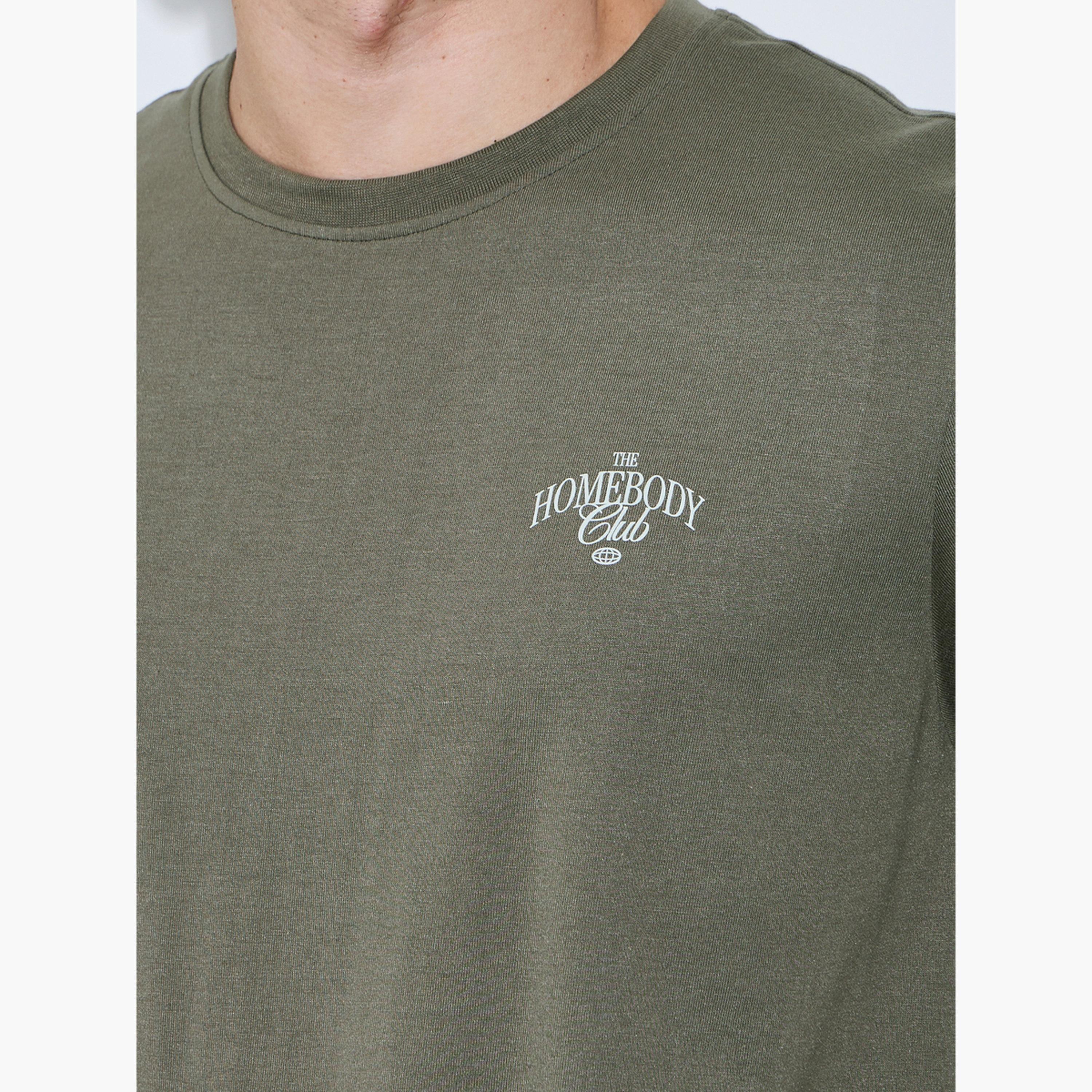 طقم بيجاما بقصة مريحة وطبعات جرافيك للرجال-men-clothing-nightwear-sets-image-5