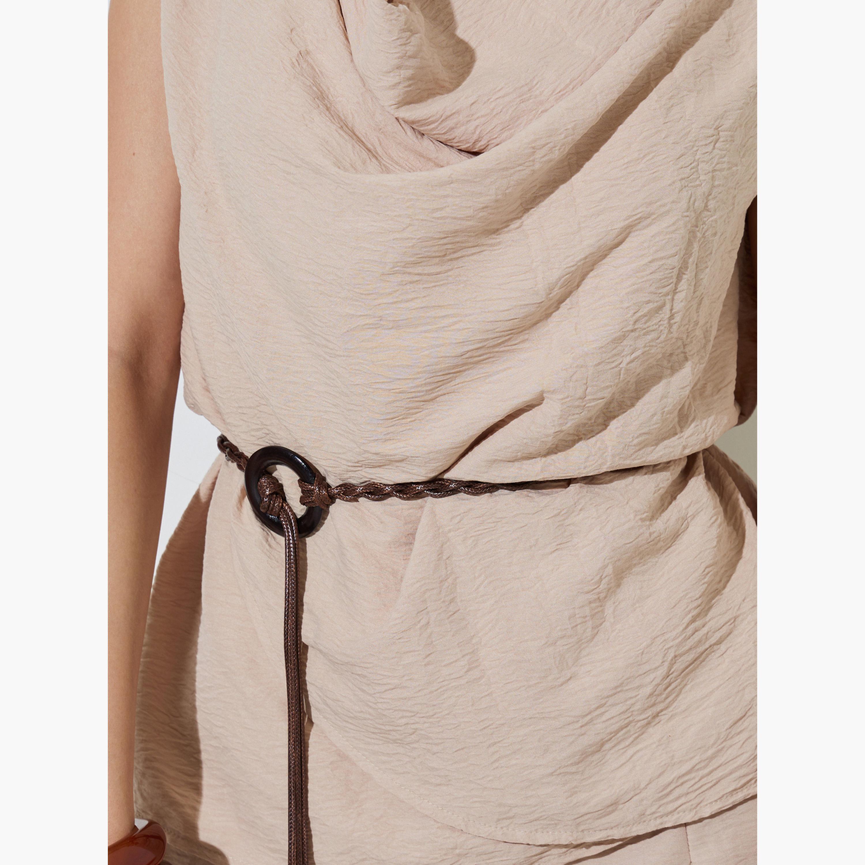 طقم منسق من بنطال وبلوزة بياقة منسدلة وحزام برباط شد-women-clothing-coordsets-image-5