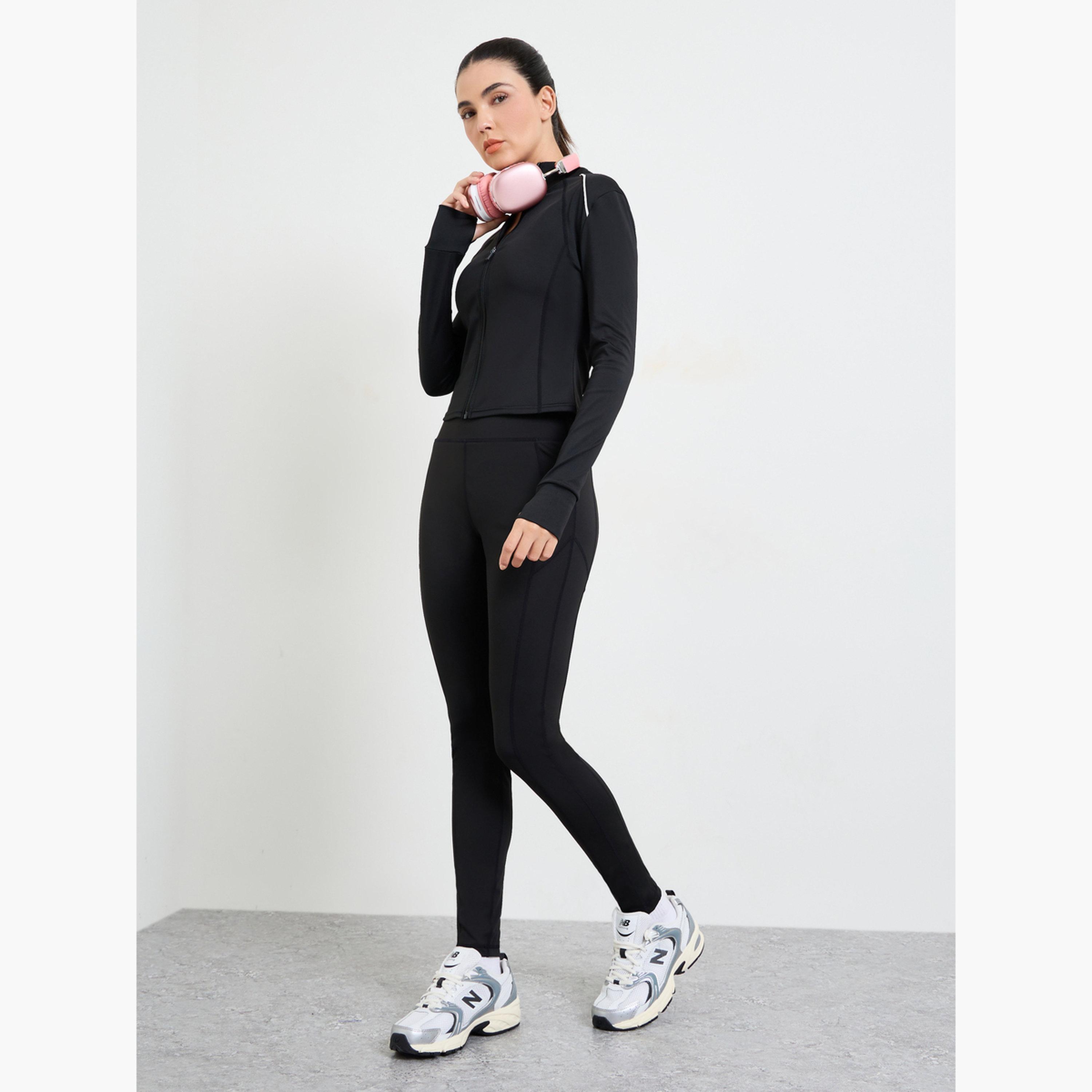 ستايلي - جاكيت أسود بأكمام طويلة وسحاب أمامي مع فتحة للإبهام-sports-women-clothing-coatsandjackets-jackets-image-2