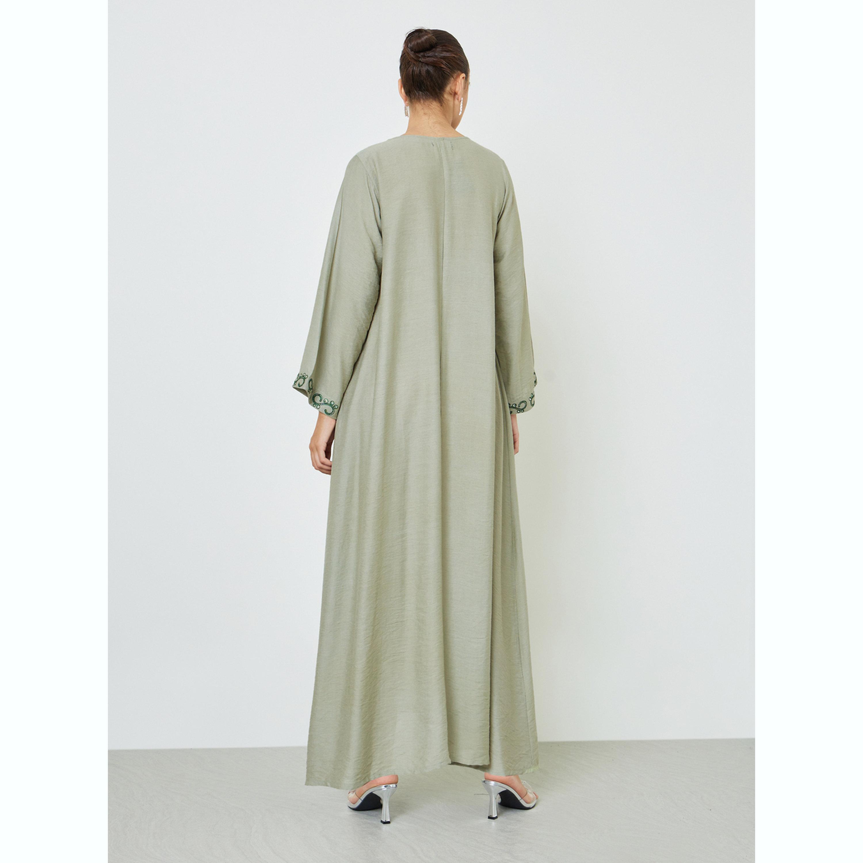 جلابية خضراء بتفاصيل مُطرّزة على القبة وتزيينات-women-arabicclothing-jalabiyas-image-4