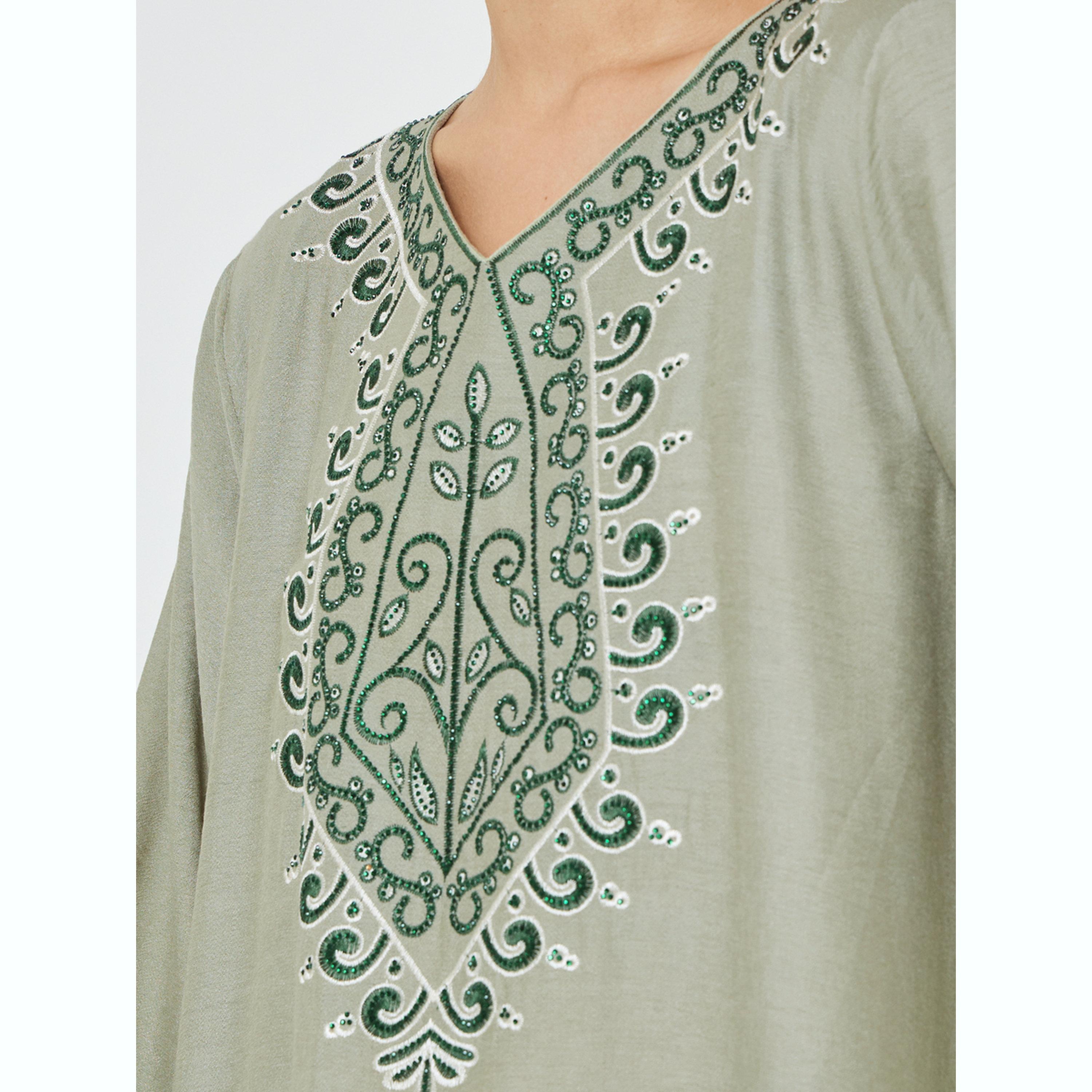 جلابية خضراء بتفاصيل مُطرّزة على القبة وتزيينات-women-arabicclothing-jalabiyas-image-5