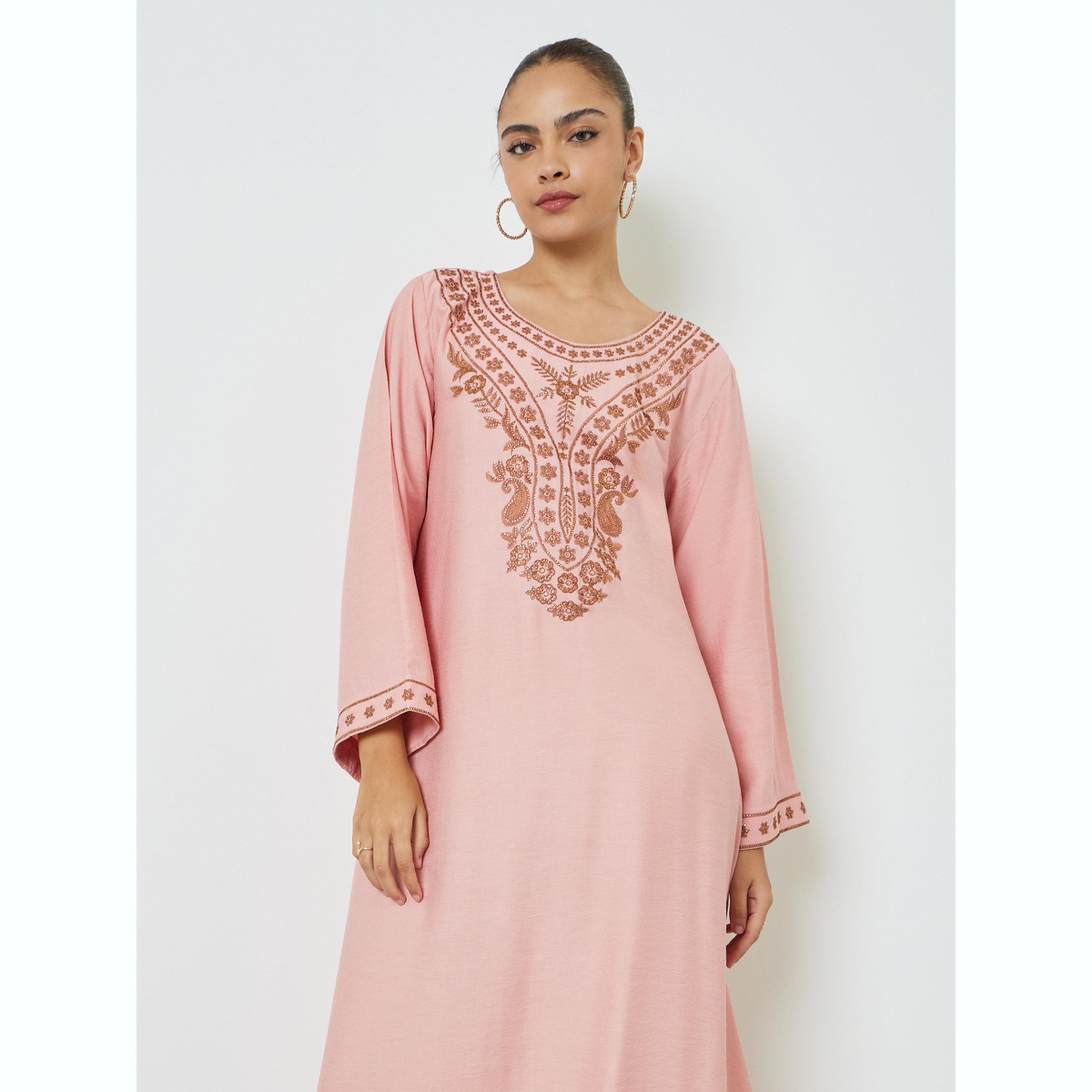 جلابية طويلة بتفاصيل مُطرّزة ومنمقة-women-arabicclothing-jalabiyas-image-2