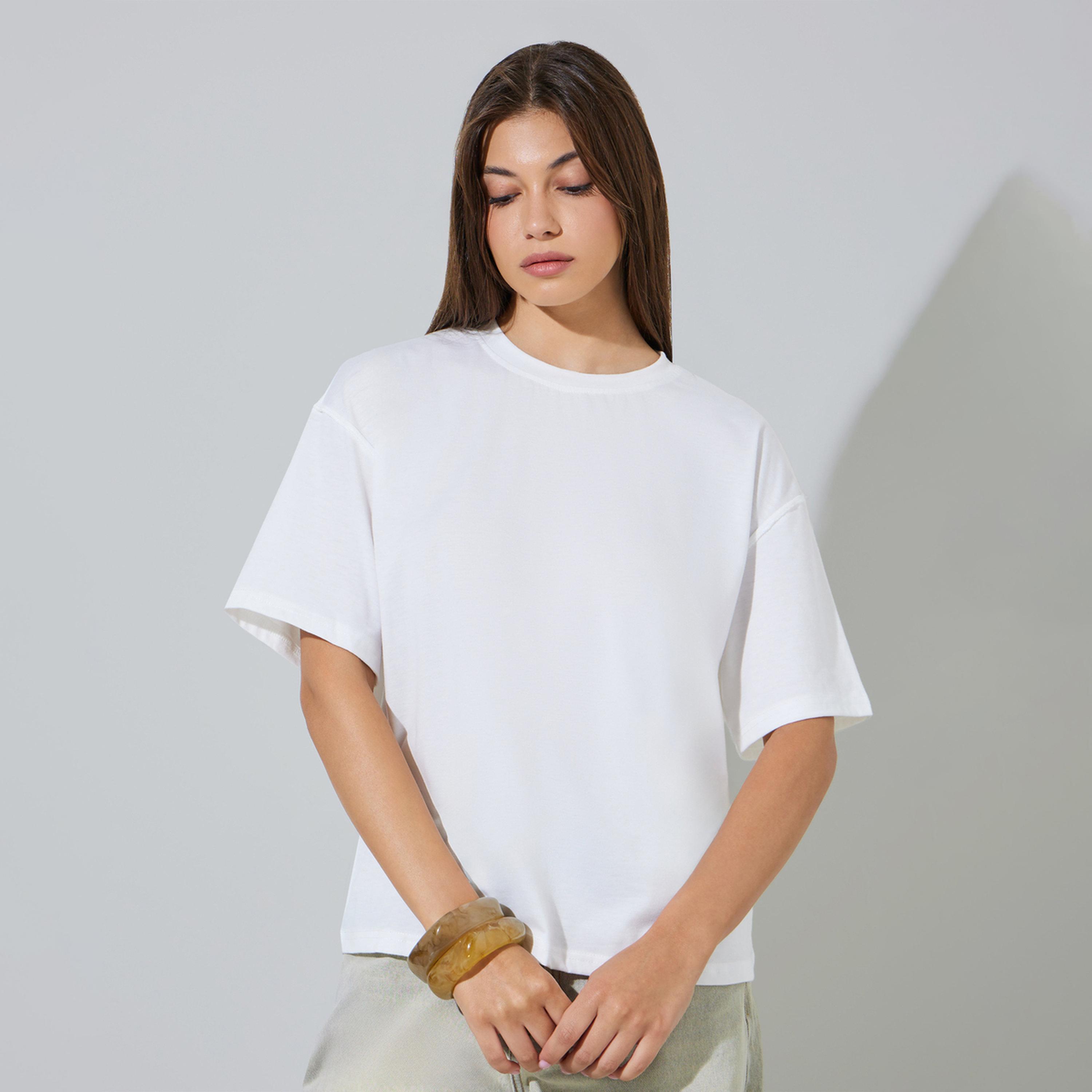تيشيرت بياقة دائرية وقصة مريحة-women-clothing-tshirts-image-1
