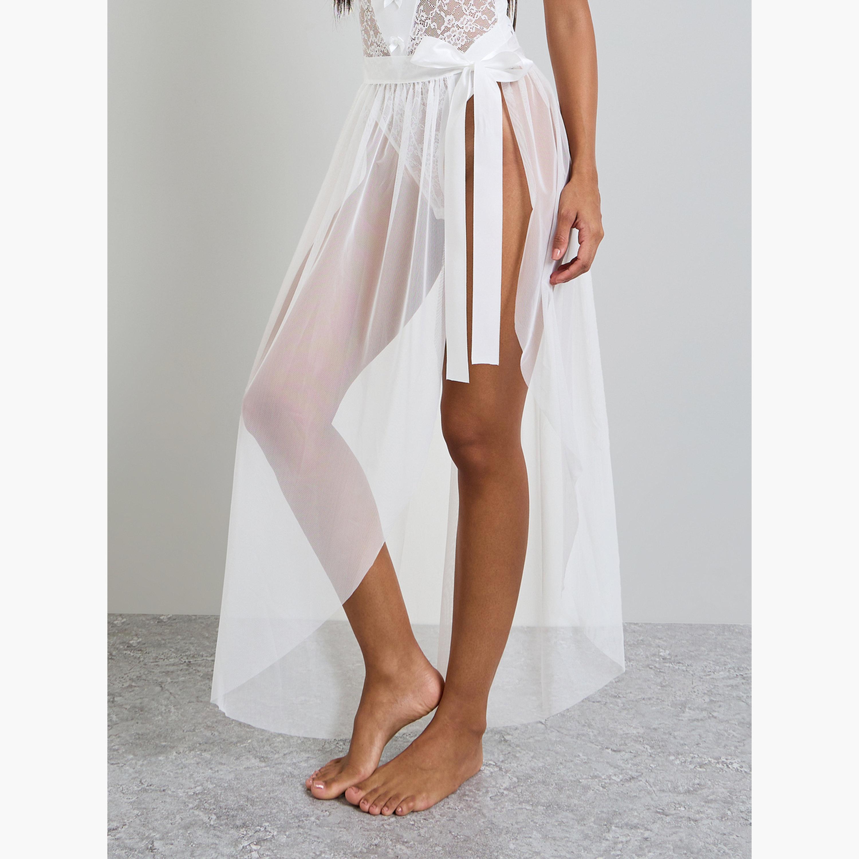 طقم من تنورة شبكية ملفوفة وبودي سوت دانتيل باللون الأبيض-women-clothing-lingerie-babydollsandbodysuits-image-6