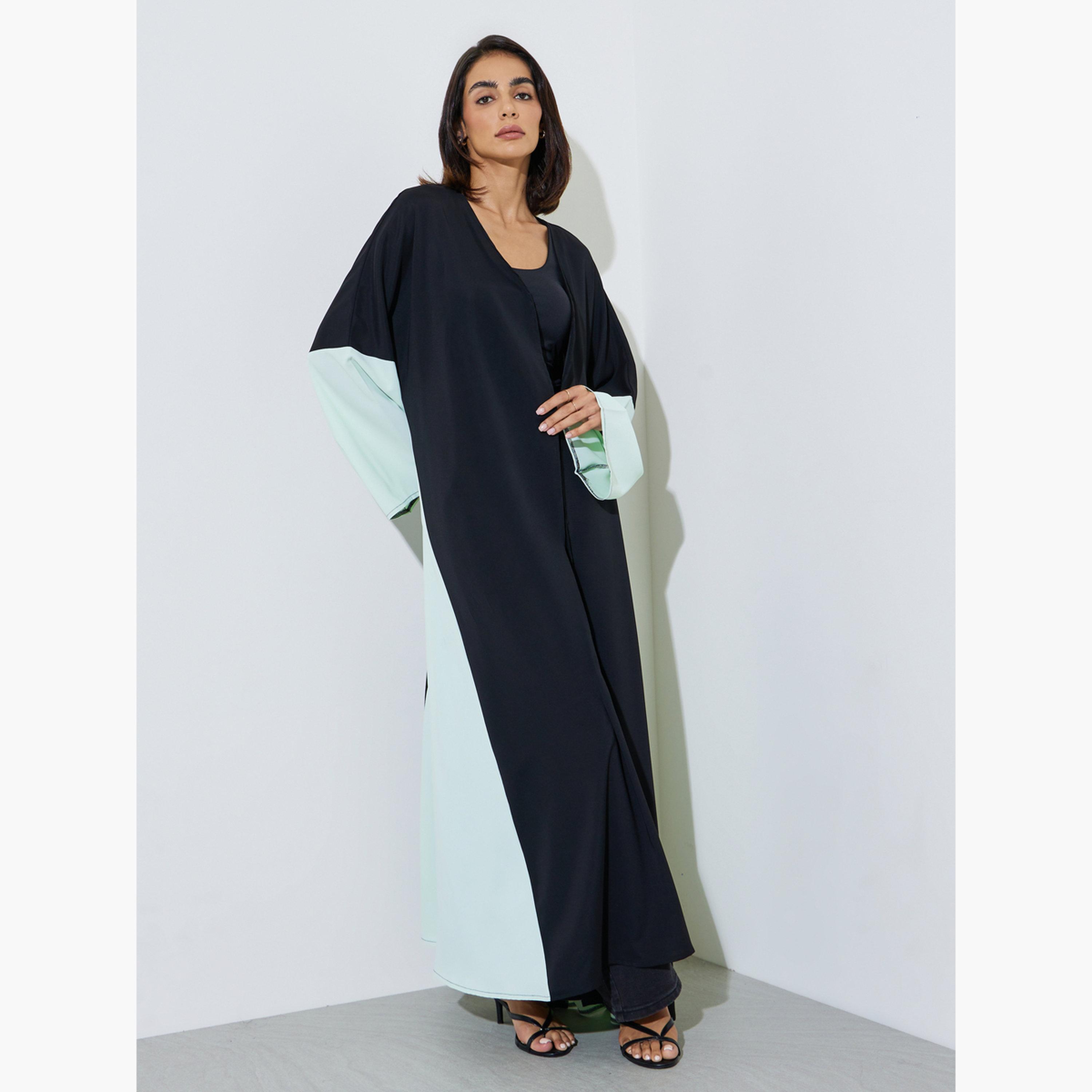 Amirah X Styli Black Front Open Abaya with Contrast Side Panel-women-arabicclothing-abayas-image-3