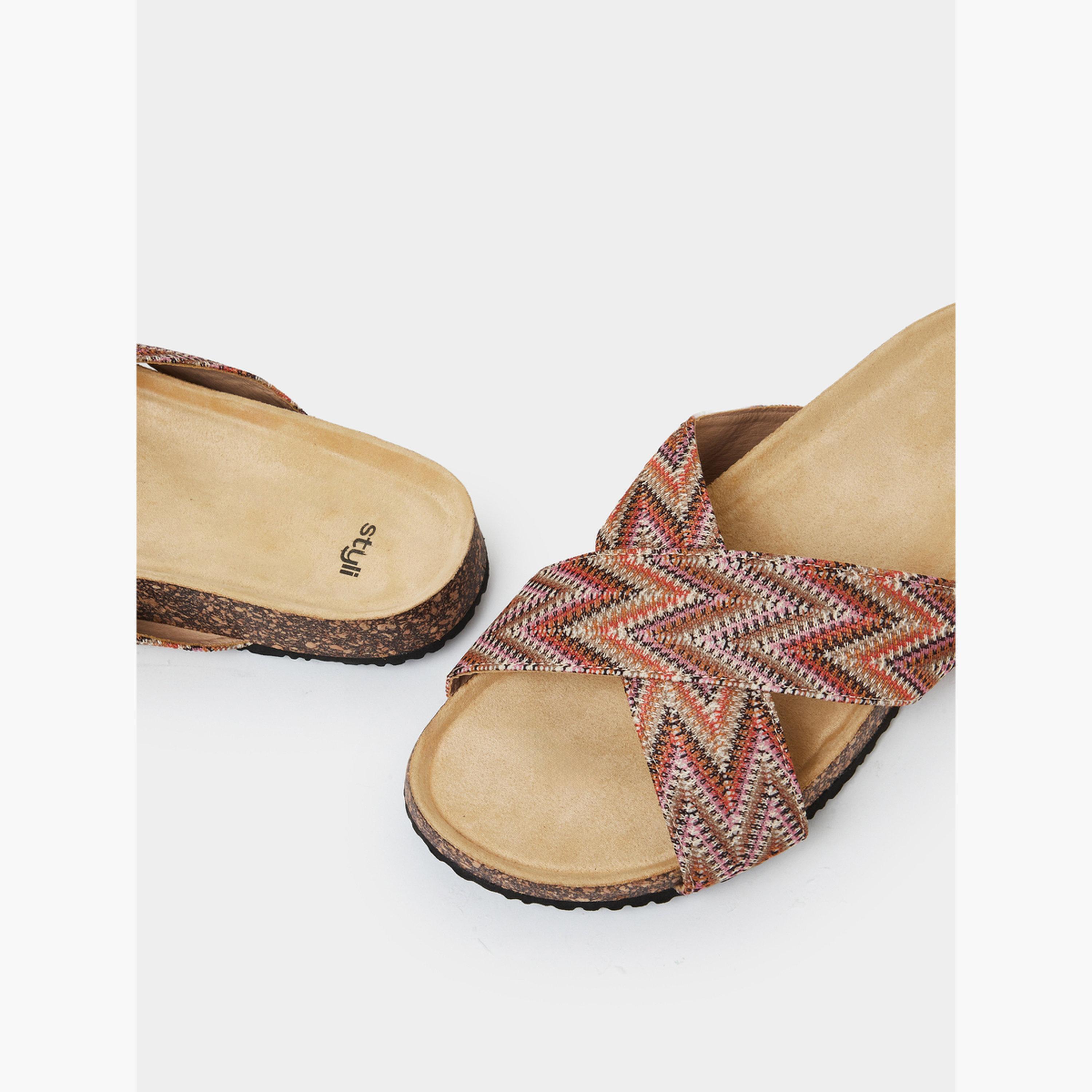 صندل فلات بأشرطة متقاطعة هندسية-women-shoes-sandals-flats-image-4