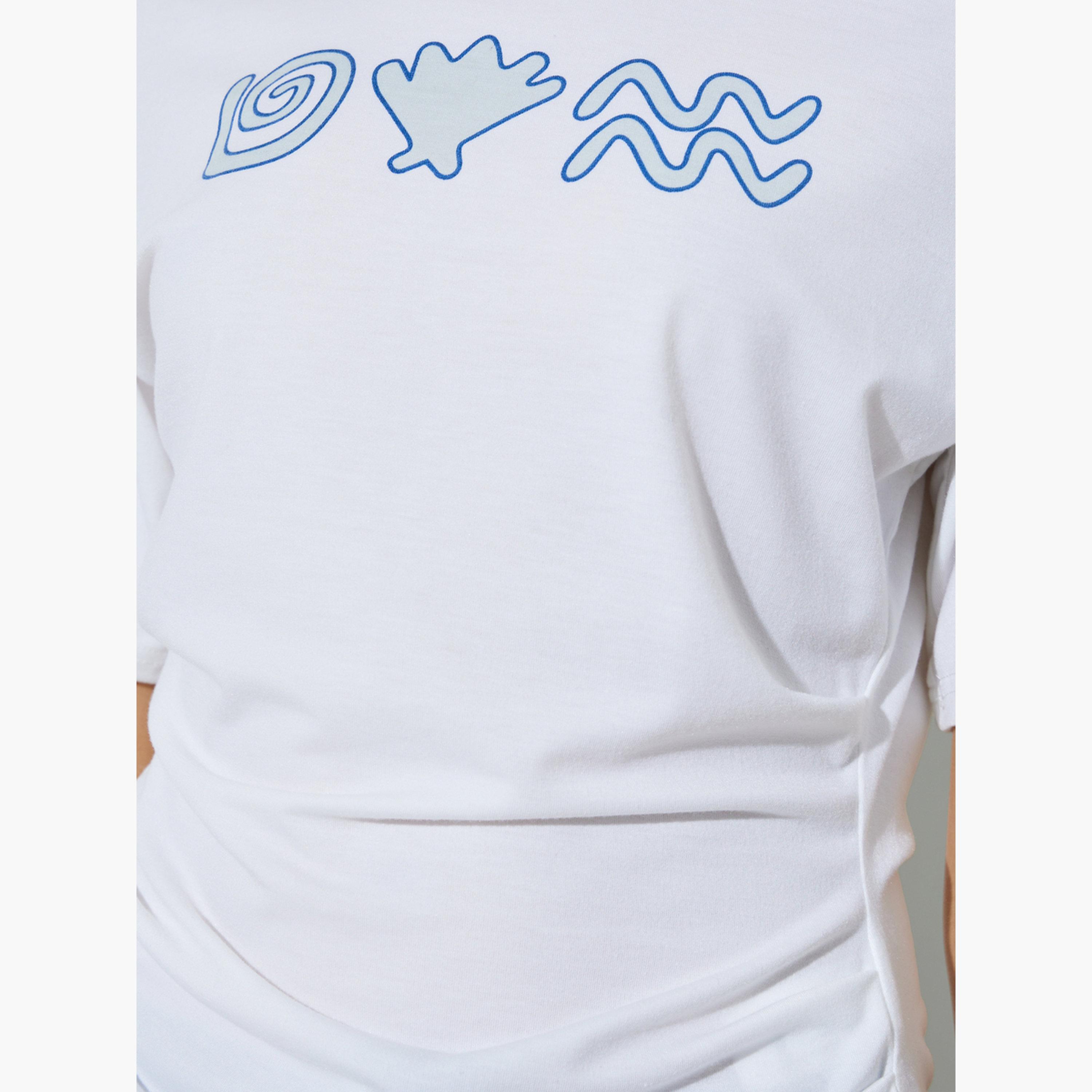 تيشيرت برباط على الخصر وطبعة جرافيك-women-clothing-tshirts-image-5