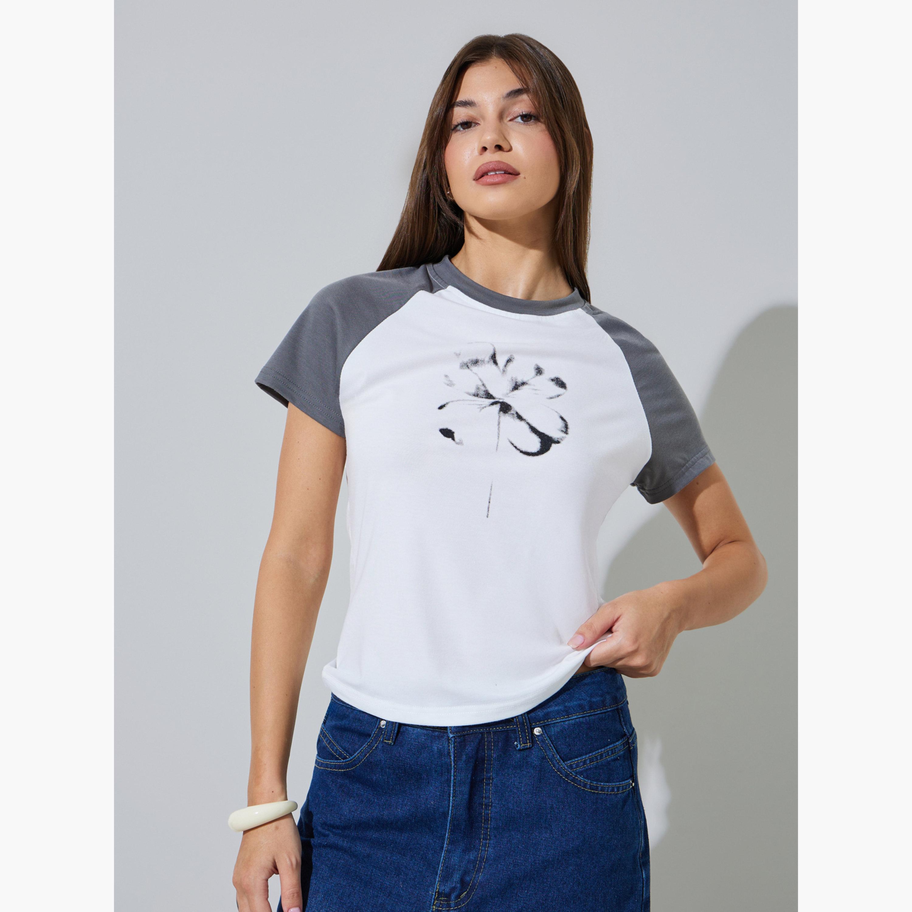 تيشيرت بطبعة زهور وأكمام ريجلان-women-clothing-tshirts-image-1