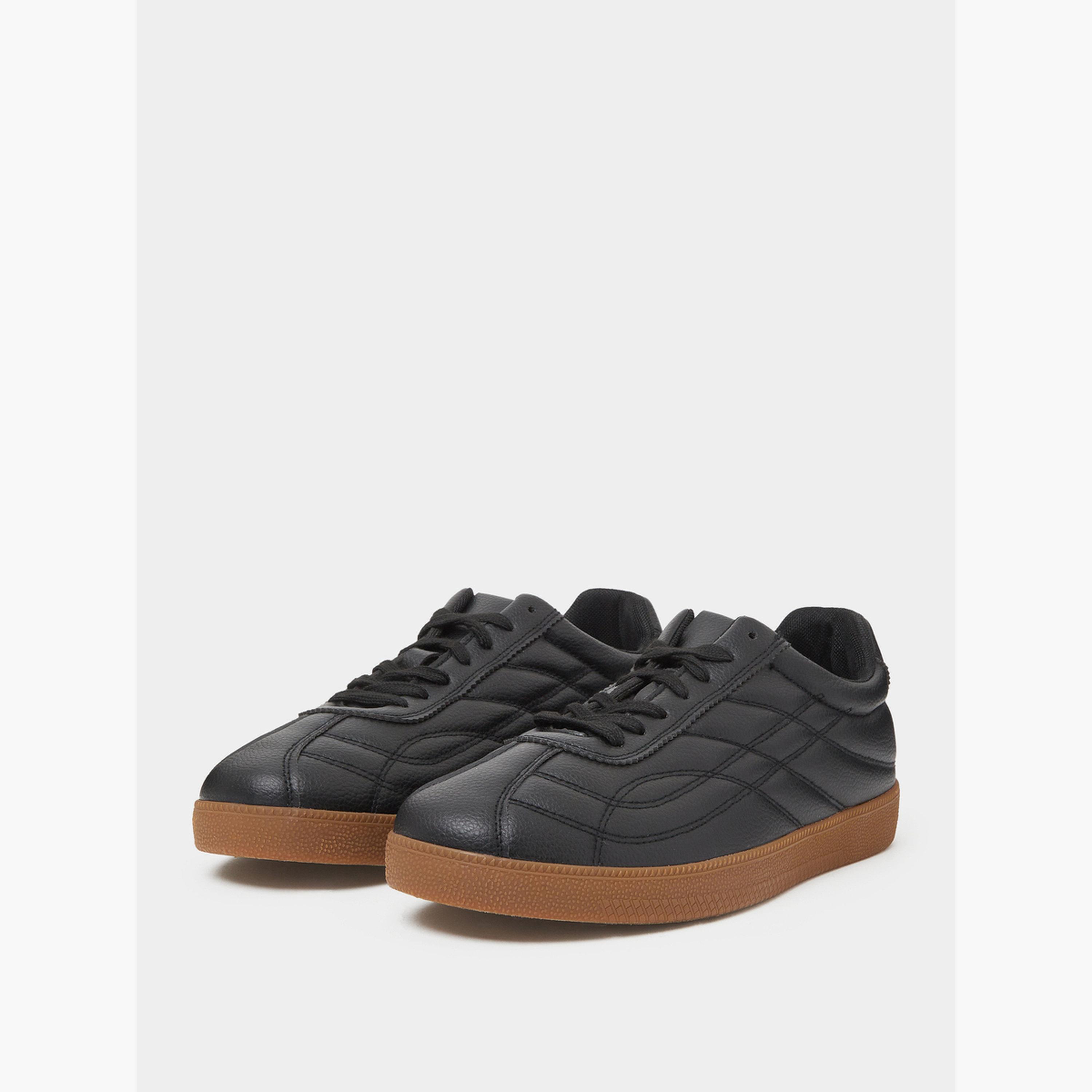 ستايلي - حذاء رياضي رجالي أسود مبطن برباط-men-shoes-sneakers-image-1