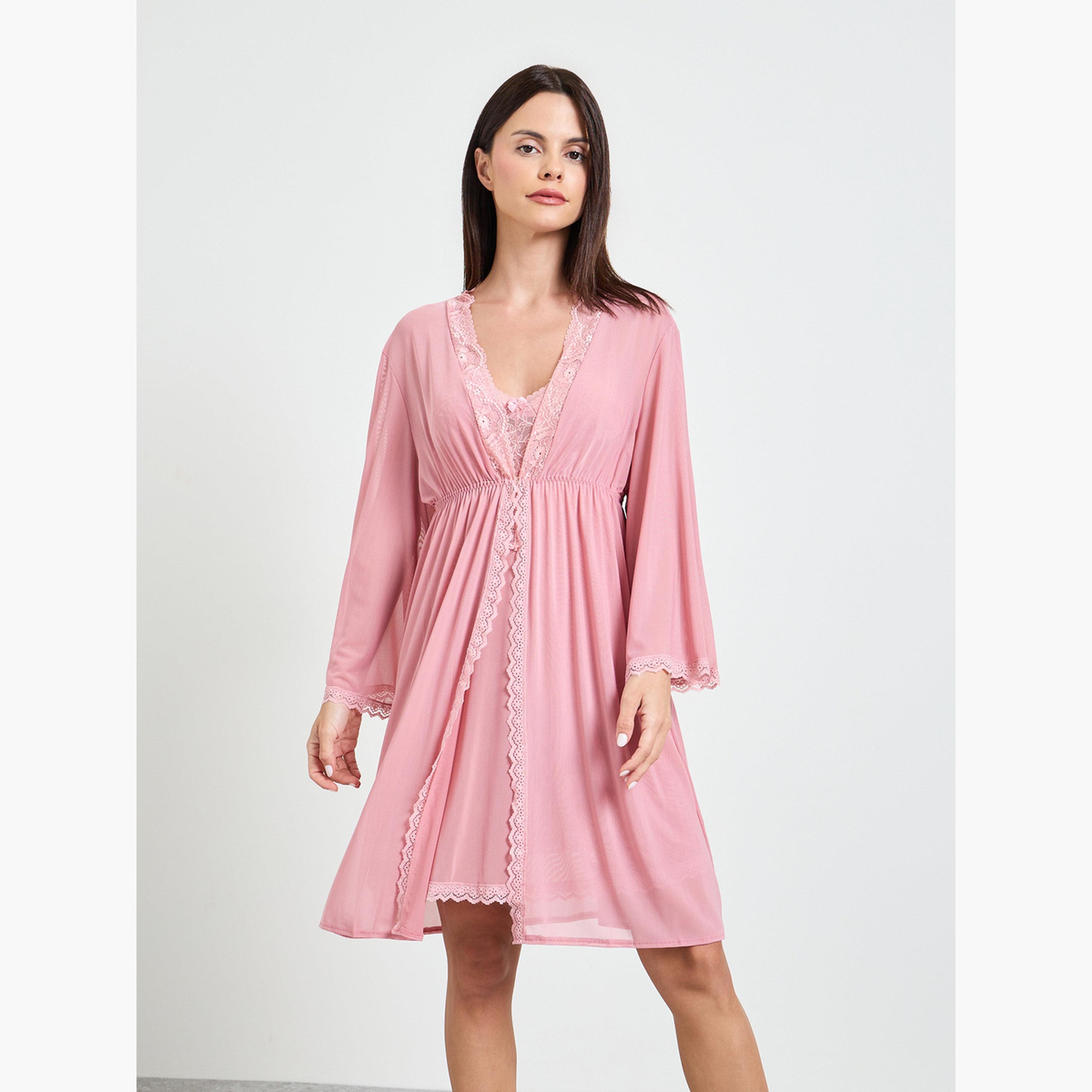 طقم من روب وقميص نوم بتفاصيل دانتيل-women-clothing-nightwear-robes-image-4
