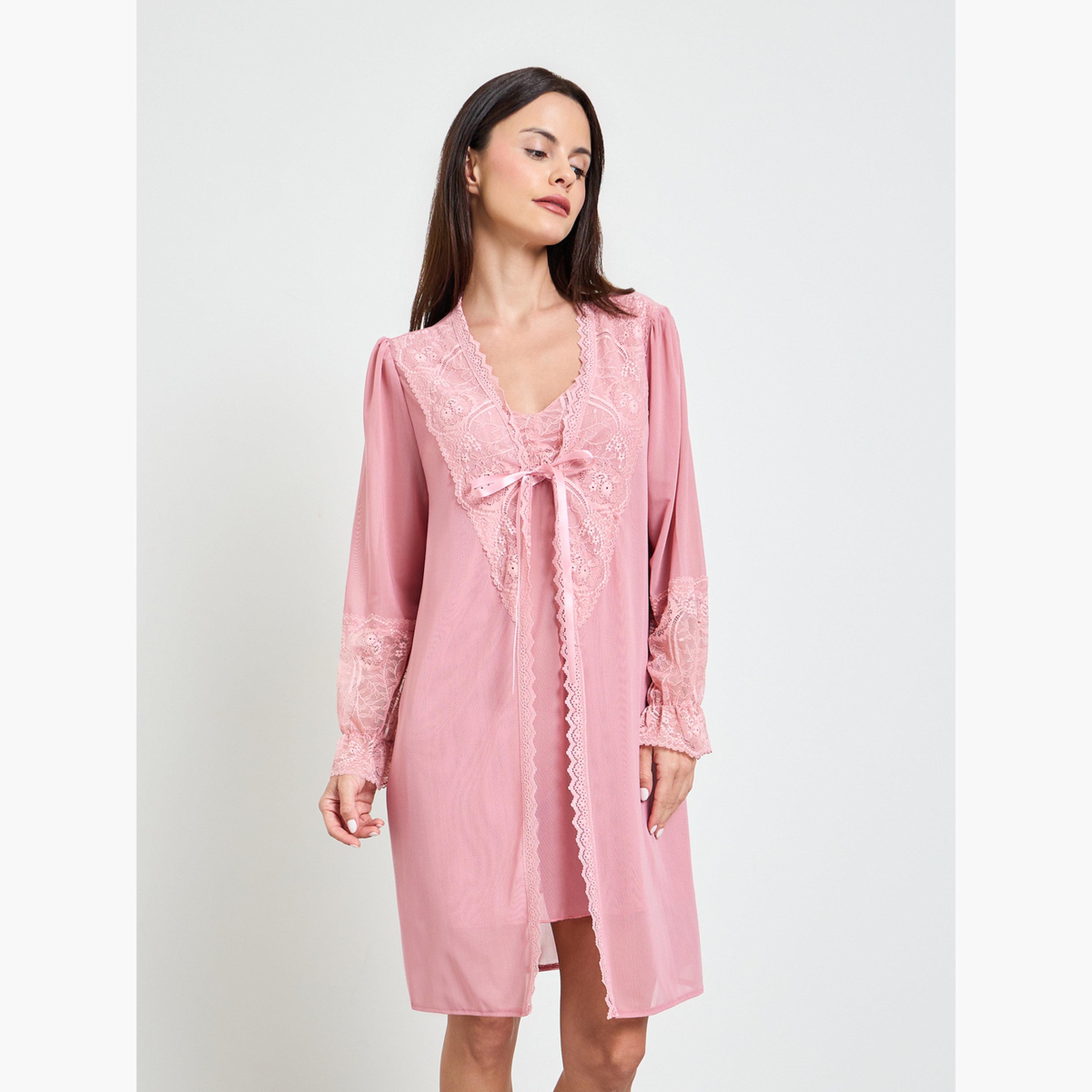 طقم من روب وقميص نوم بتفاصيل دانتيل-women-clothing-nightwear-robes-image-4